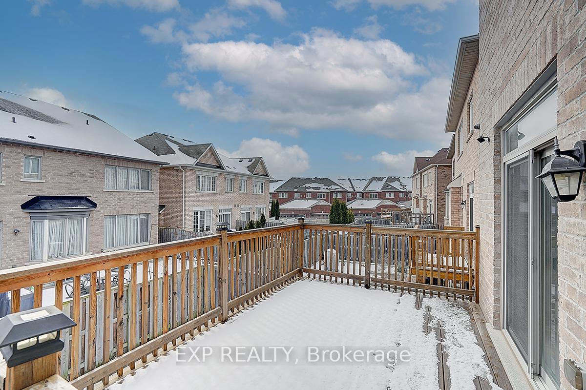 Photo 2 of 47 Foshan Avenue, Markham, Berczy — HOMEH