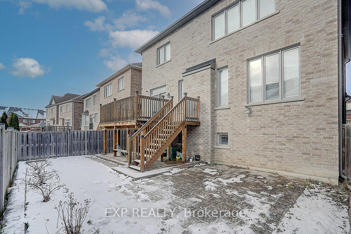 Photo 3 of 47 Foshan Avenue, Markham, Berczy — HOMEH