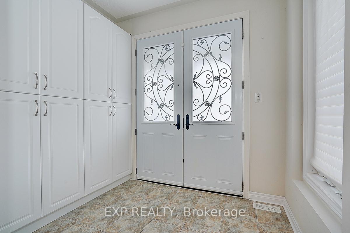 Photo 4 of 47 Foshan Avenue, Markham, Berczy — HOMEH