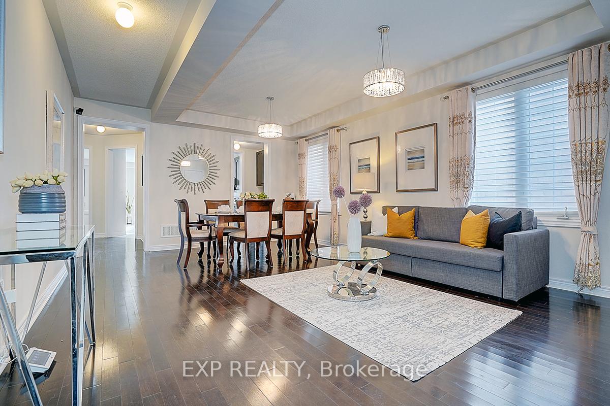 Photo 5 of 47 Foshan Avenue, Markham, Berczy — HOMEH