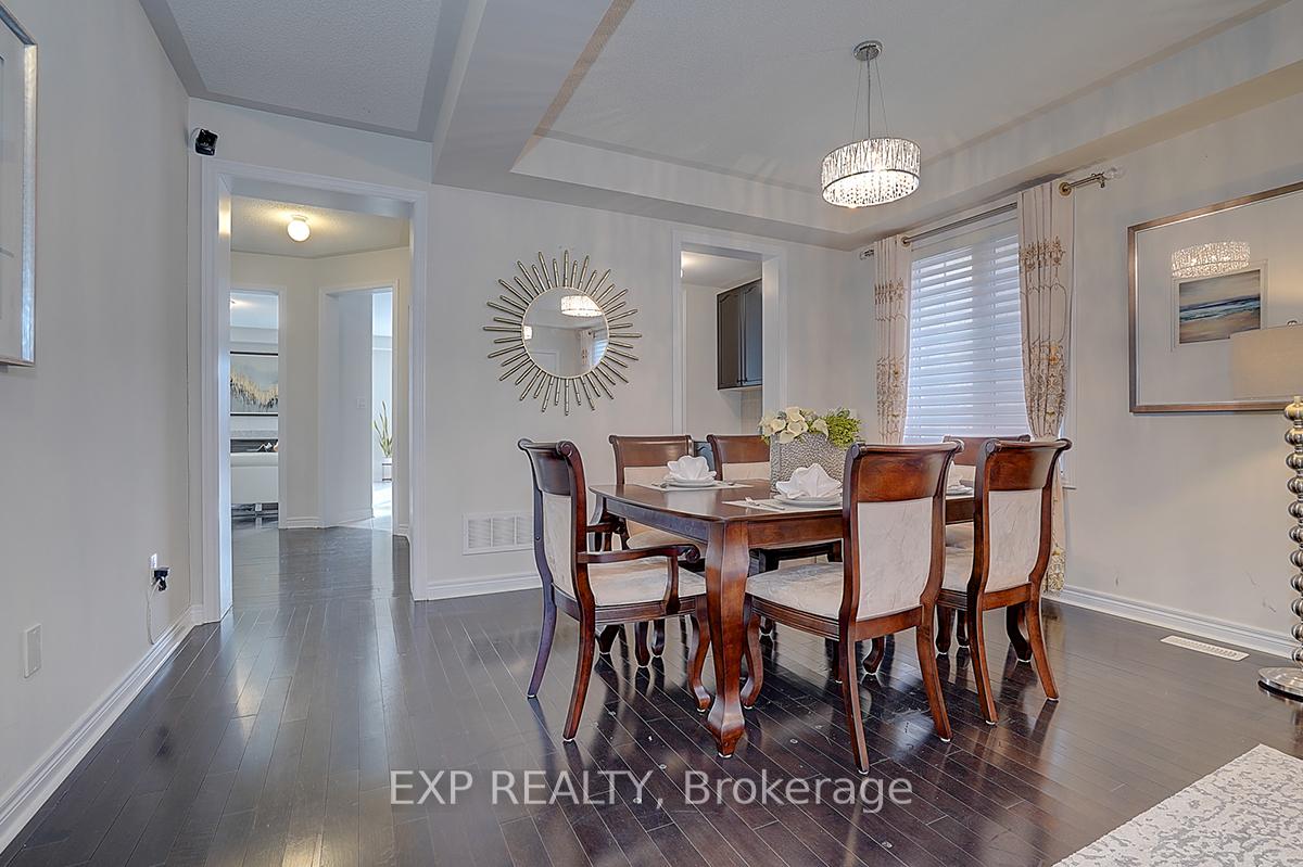 Photo 8 of 47 Foshan Avenue, Markham, Berczy — HOMEH