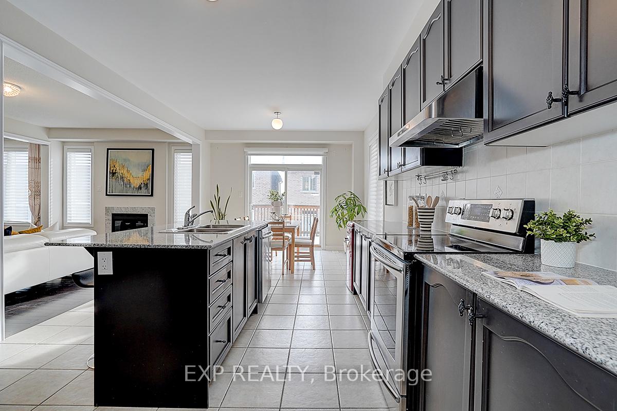 Photo 10 of 47 Foshan Avenue, Markham, Berczy — HOMEH