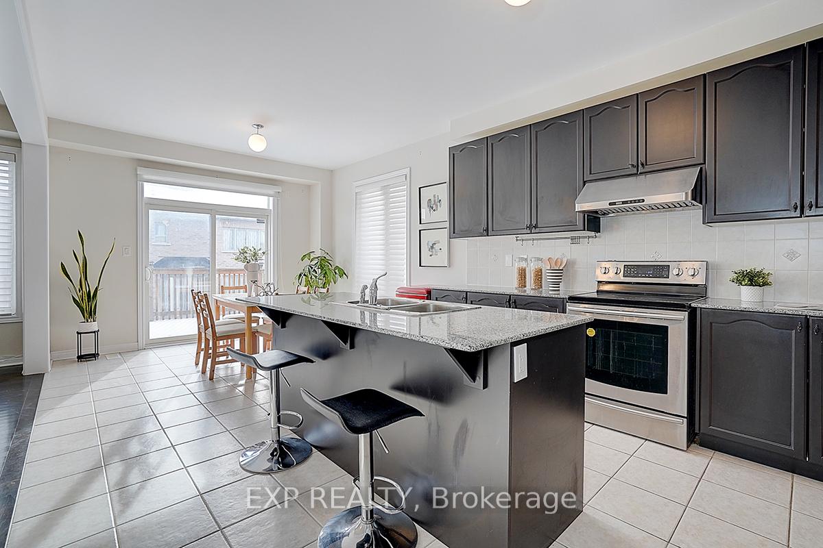 Photo 11 of 47 Foshan Avenue, Markham, Berczy — HOMEH