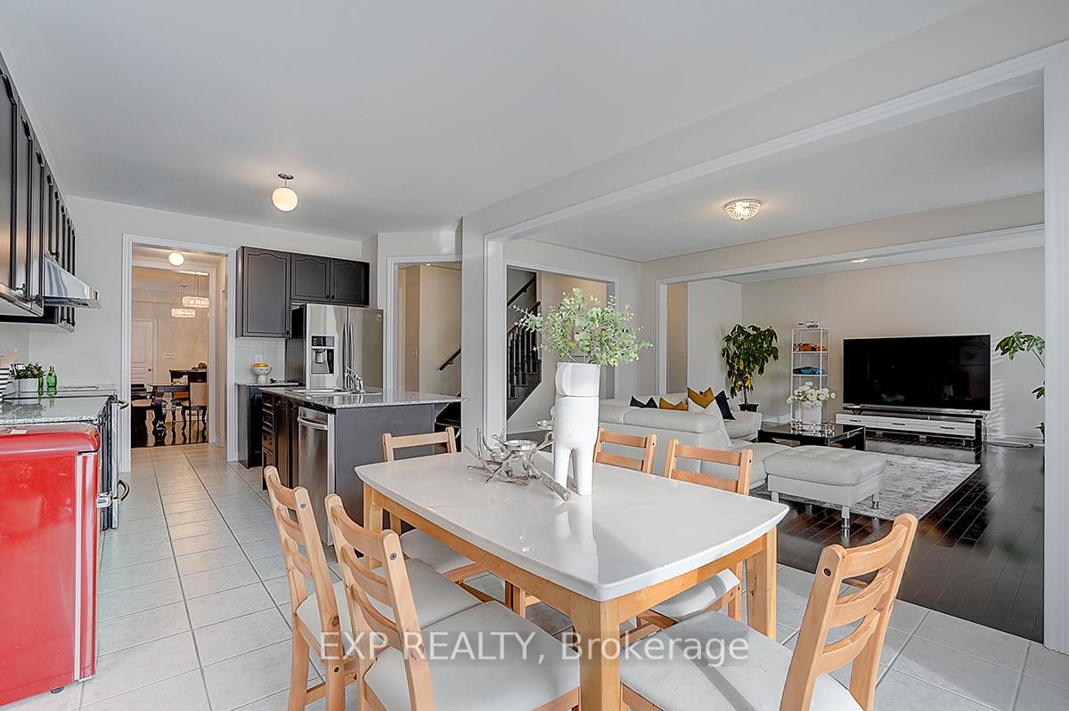 Photo 13 of 47 Foshan Avenue, Markham, Berczy — HOMEH
