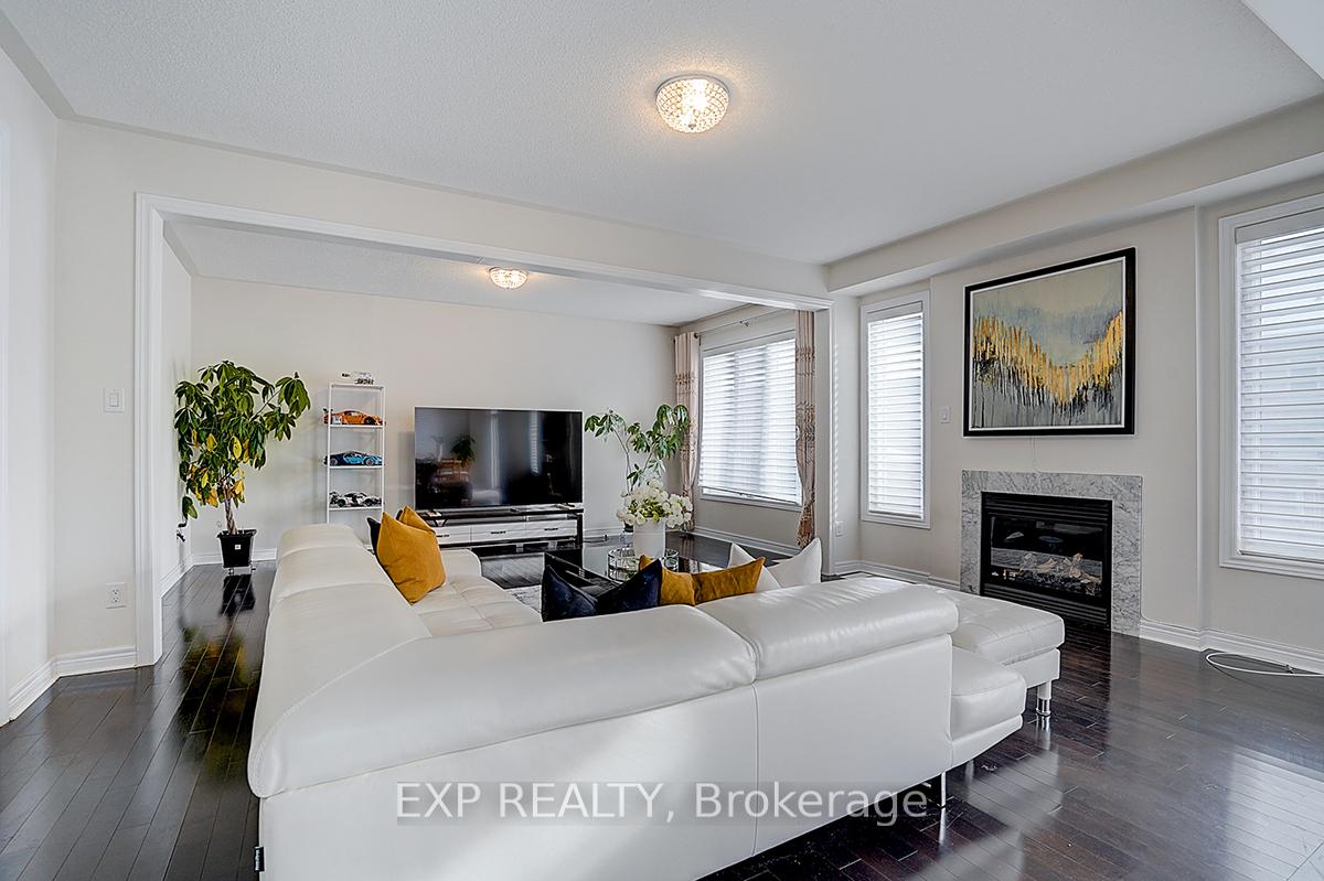 Photo 16 of 47 Foshan Avenue, Markham, Berczy — HOMEH