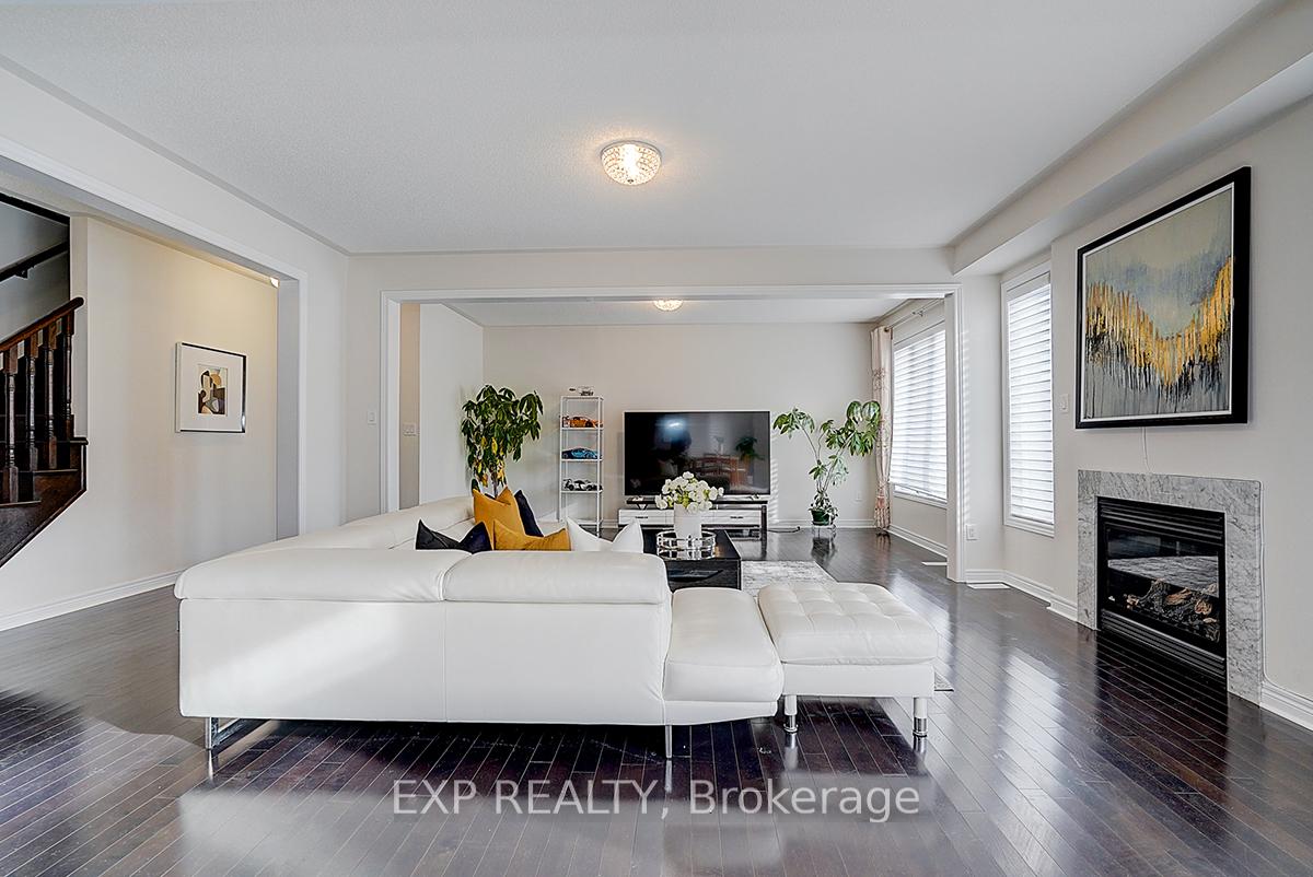 Photo 17 of 47 Foshan Avenue, Markham, Berczy — HOMEH