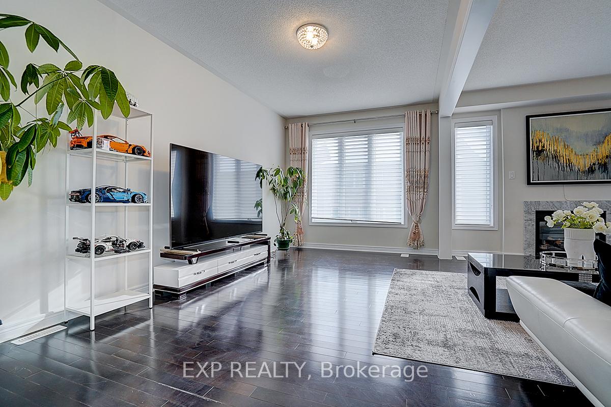 Photo 18 of 47 Foshan Avenue, Markham, Berczy — HOMEH