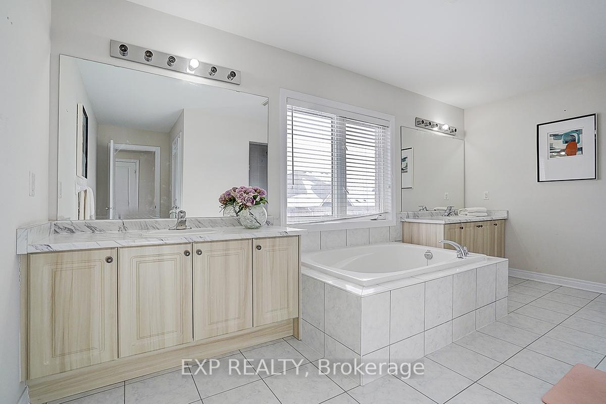 Photo 27 of 47 Foshan Avenue, Markham, Berczy — HOMEH