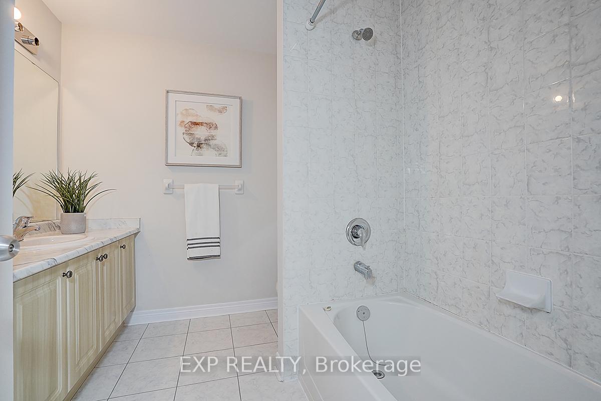 Photo 31 of 47 Foshan Avenue, Markham, Berczy — HOMEH