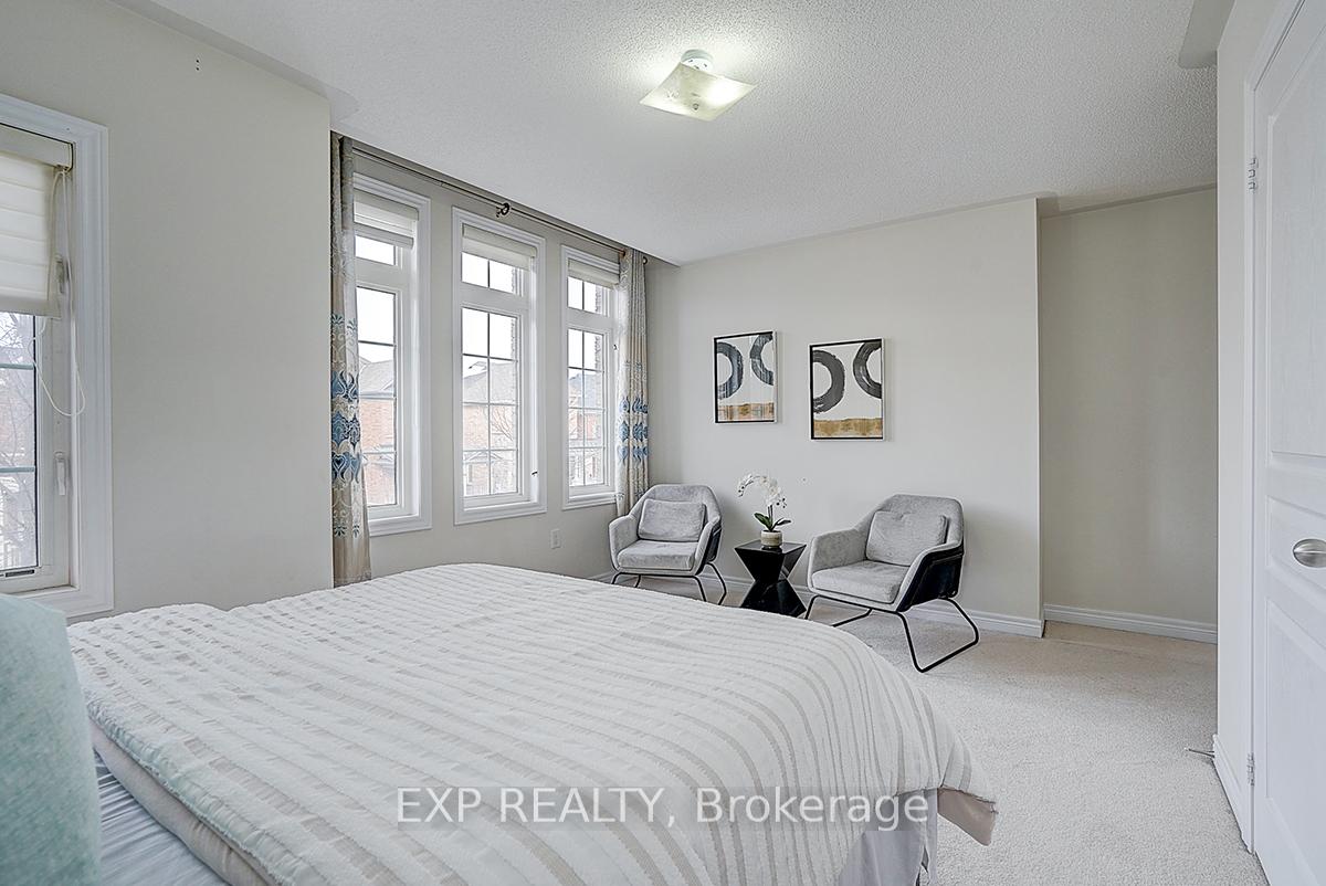 Photo 34 of 47 Foshan Avenue, Markham, Berczy — HOMEH