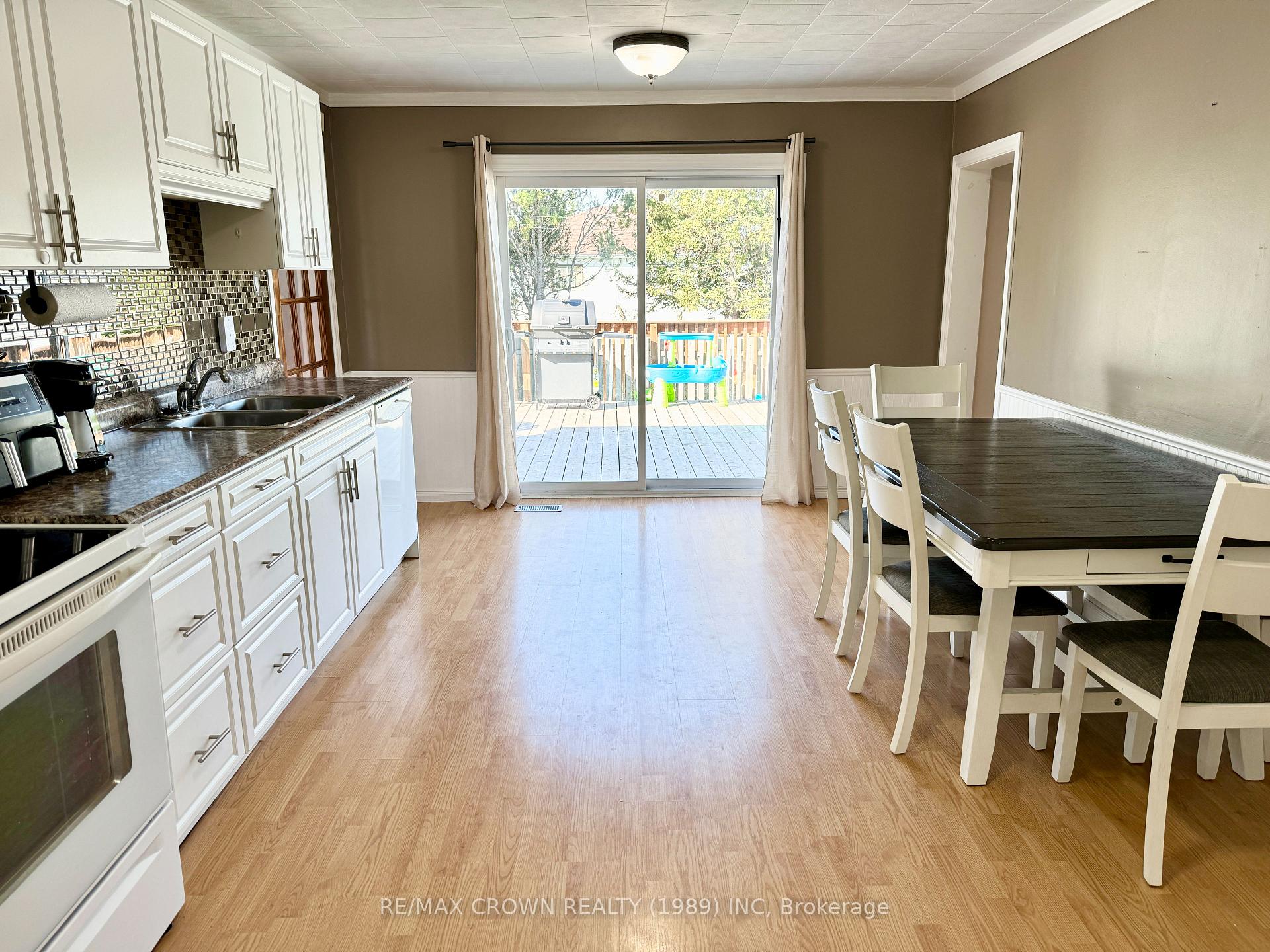 Photo 10 of 118 Brunelle Road N, Kapuskasing — HOMEH