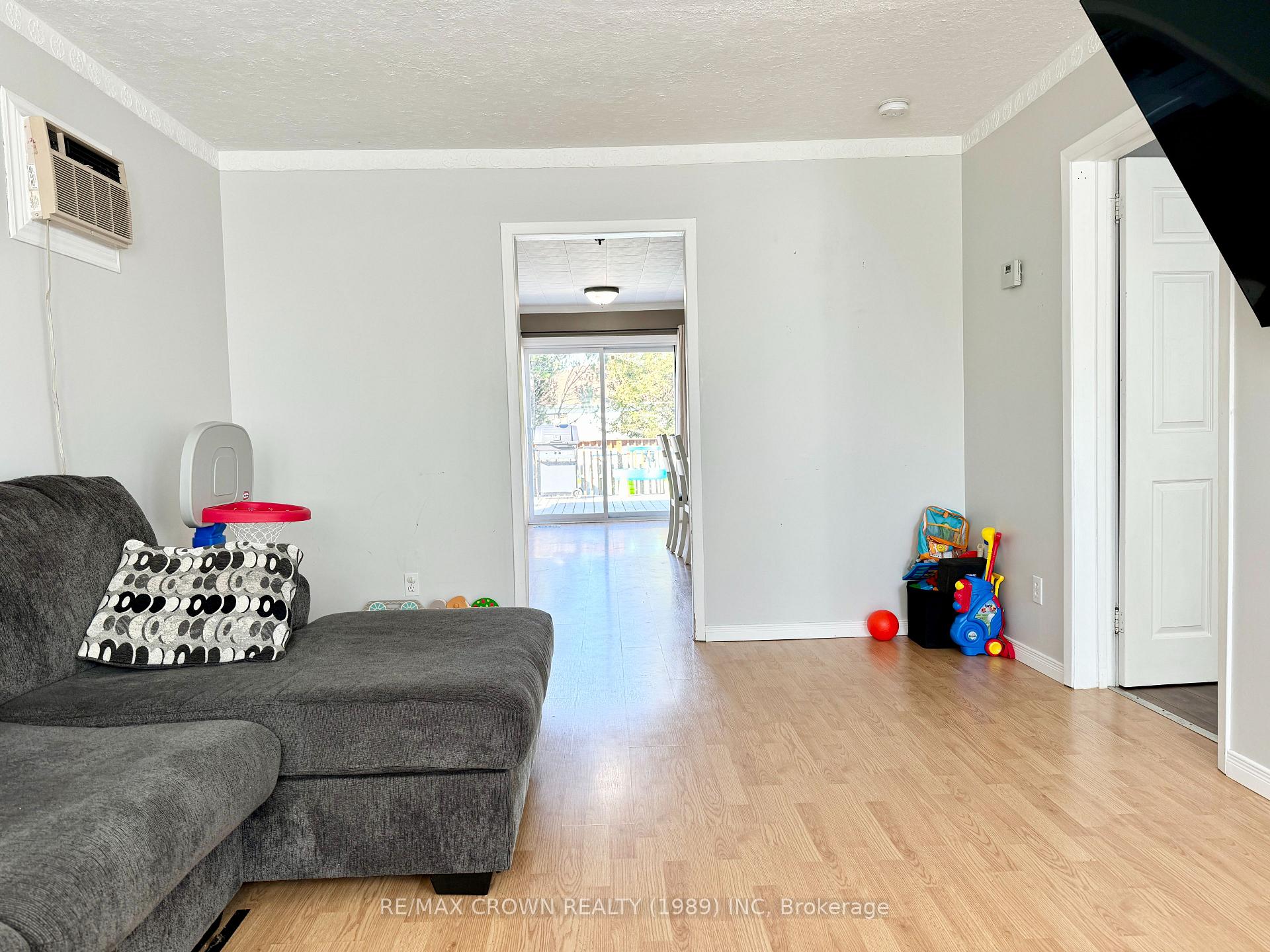 Photo 13 of 118 Brunelle Road N, Kapuskasing — HOMEH