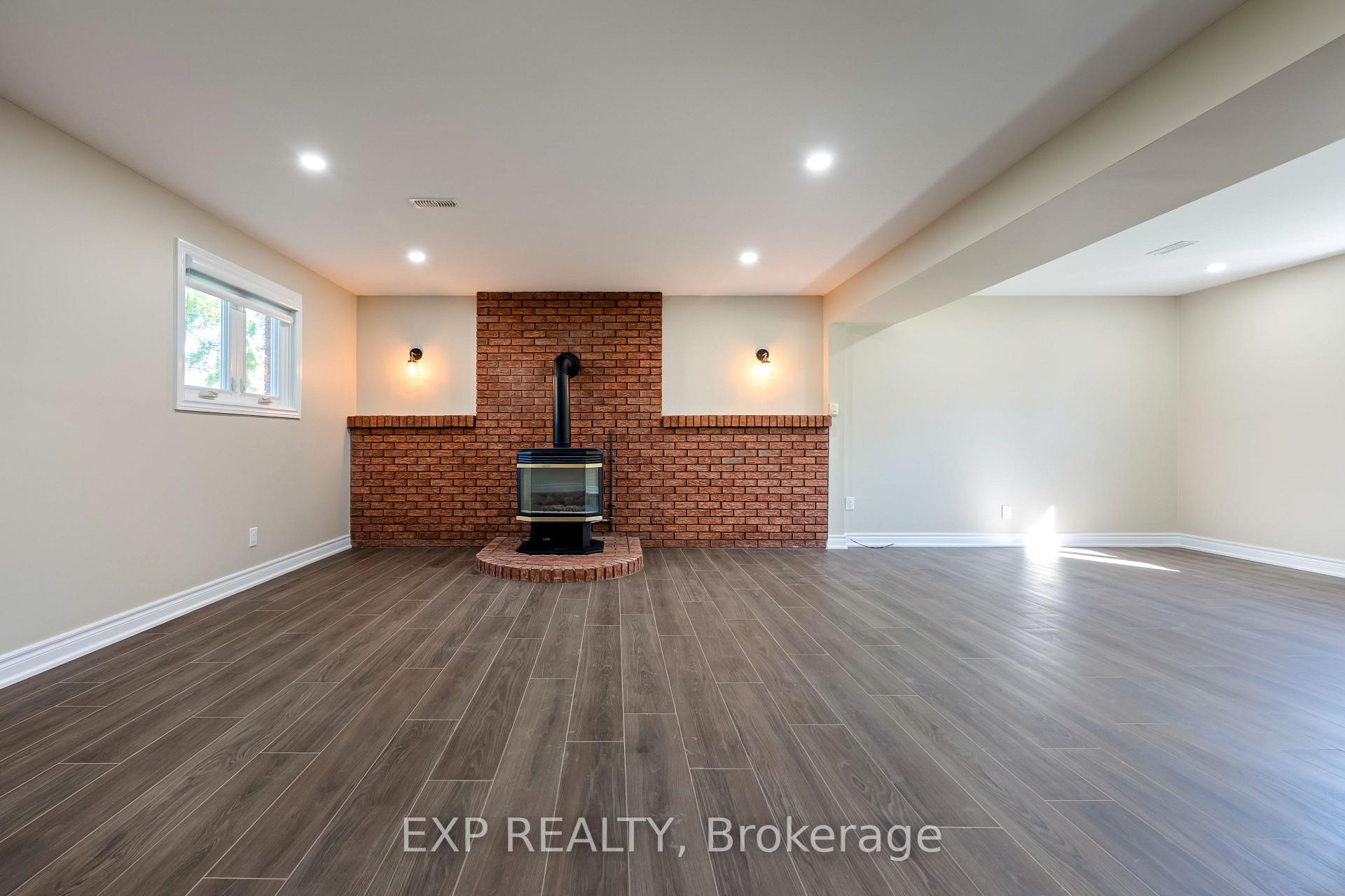 Photo 28 of 258 Nelson Crescent, Innisfil, Stroud — HOMEH