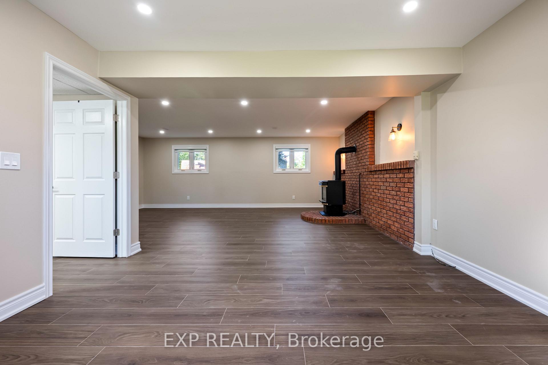 Photo 32 of 258 Nelson Crescent, Innisfil, Stroud — HOMEH