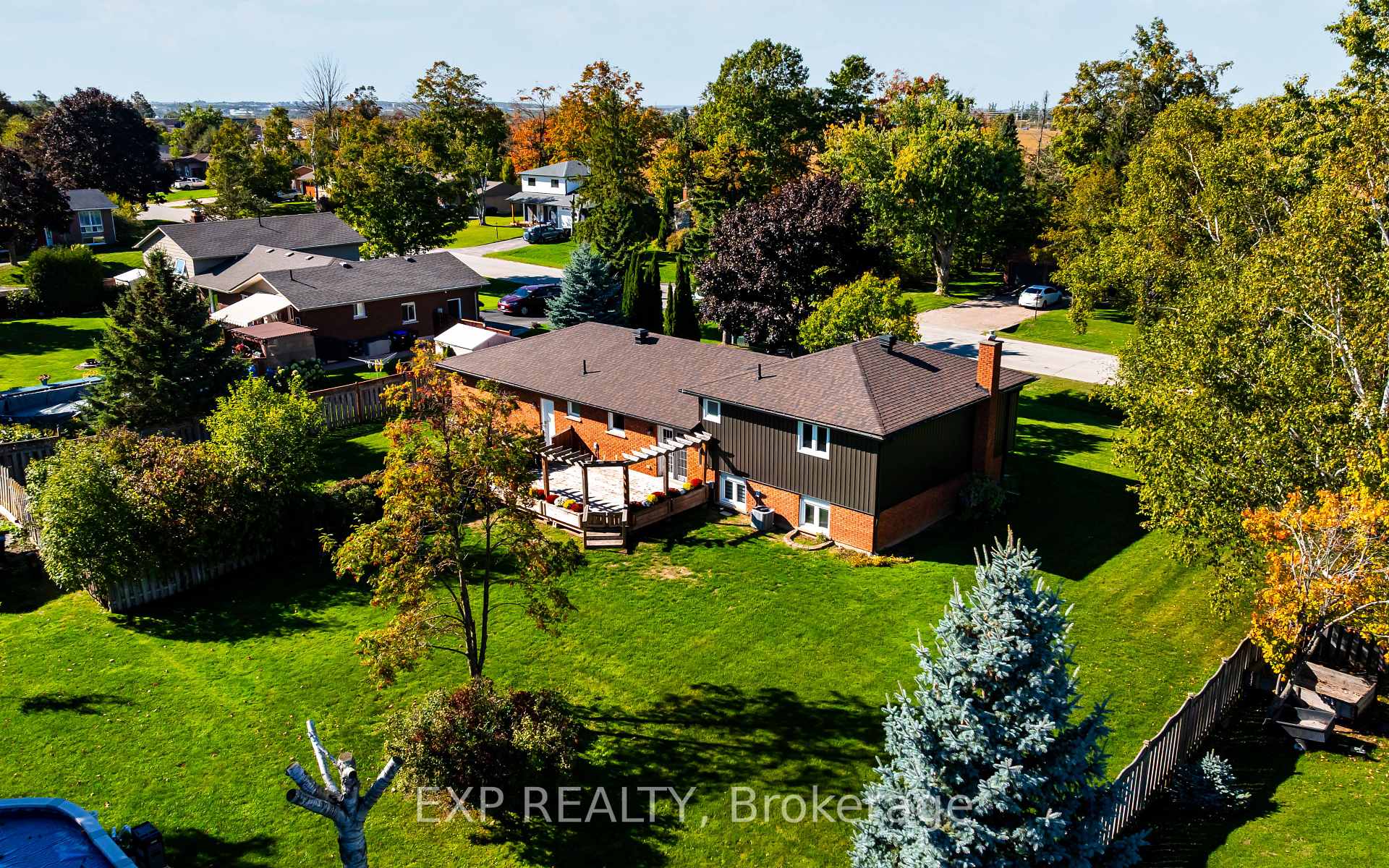 Photo 34 of 258 Nelson Crescent, Innisfil, Stroud — HOMEH
