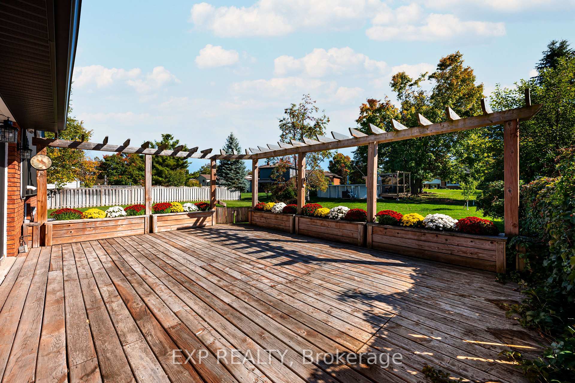 Photo 41 of 258 Nelson Crescent, Innisfil, Stroud — HOMEH