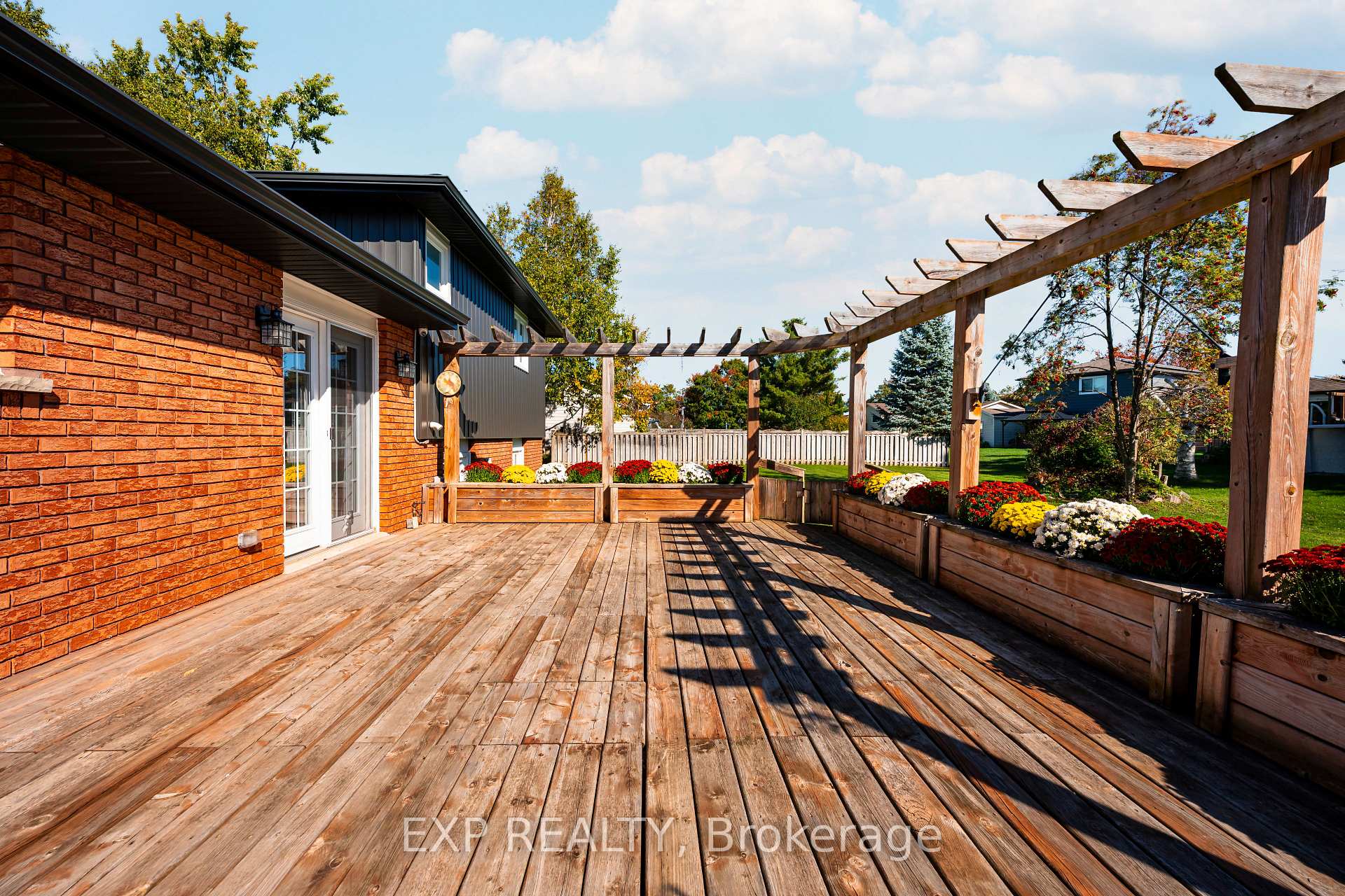 Photo 42 of 258 Nelson Crescent, Innisfil, Stroud — HOMEH