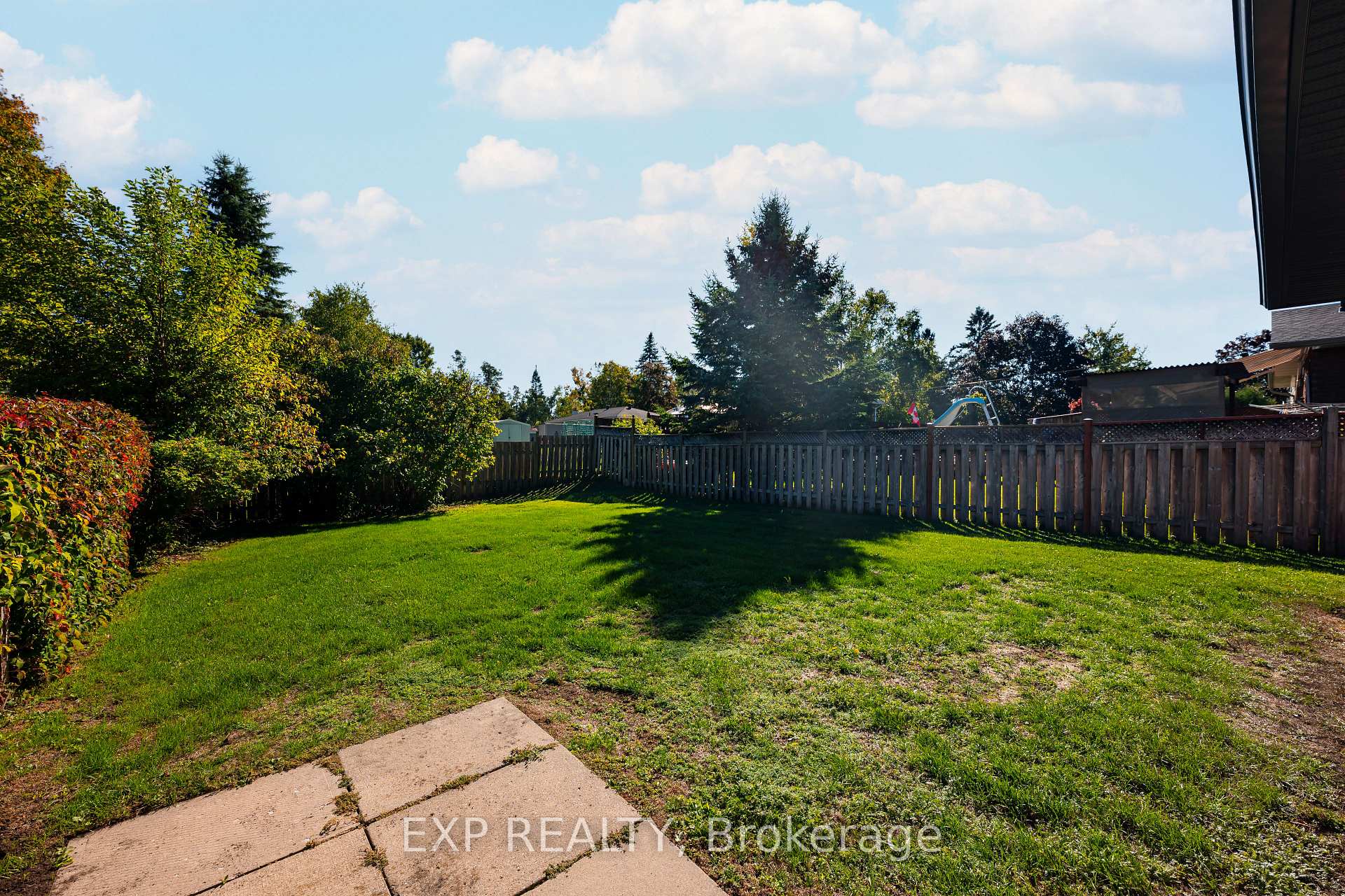 Photo 44 of 258 Nelson Crescent, Innisfil, Stroud — HOMEH
