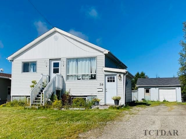 Photo 1 of 38 Wolfe Street, Kapuskasing — HOMEH