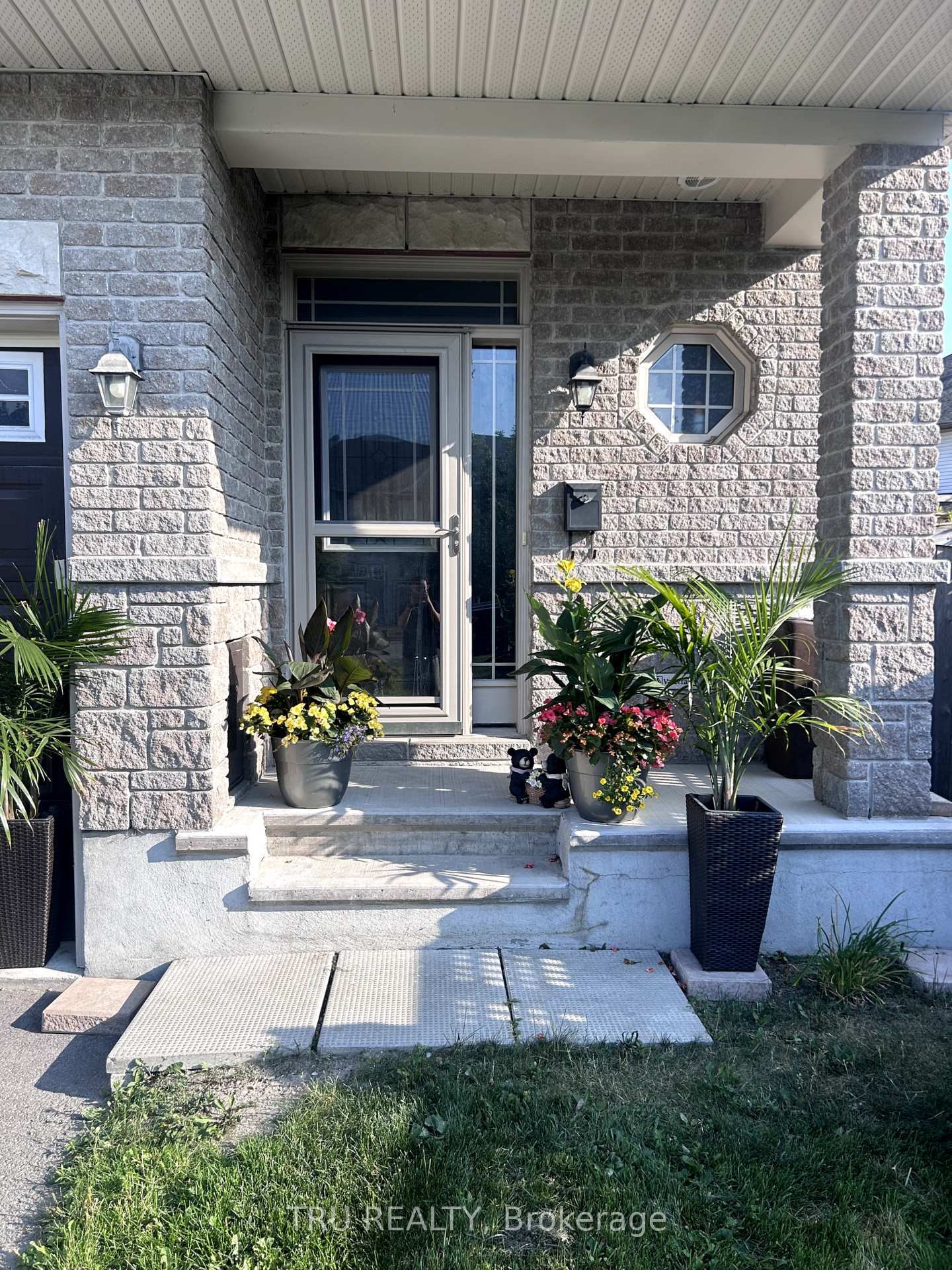 Photo 2 of 1450 Carronbridge Circle, Ottawa, Kanata - Emerald Meadows/Trailwest — HOMEH