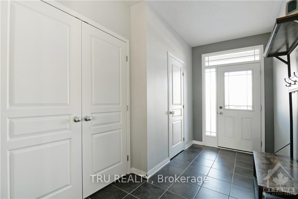Photo 3 of 1450 Carronbridge Circle, Ottawa, Kanata - Emerald Meadows/Trailwest — HOMEH