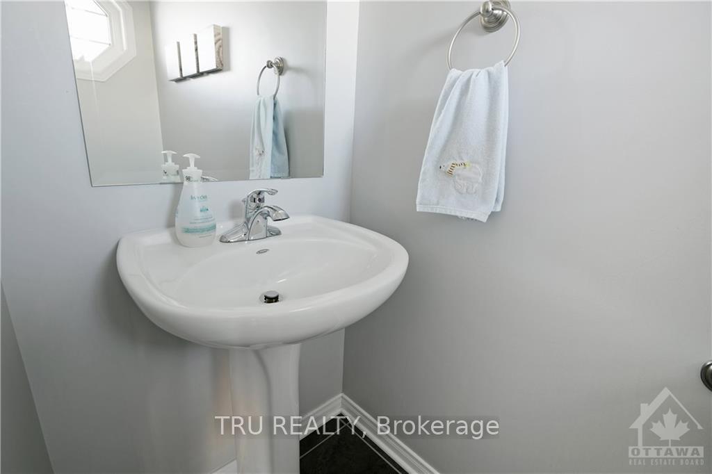 Photo 5 of 1450 Carronbridge Circle, Ottawa, Kanata - Emerald Meadows/Trailwest — HOMEH