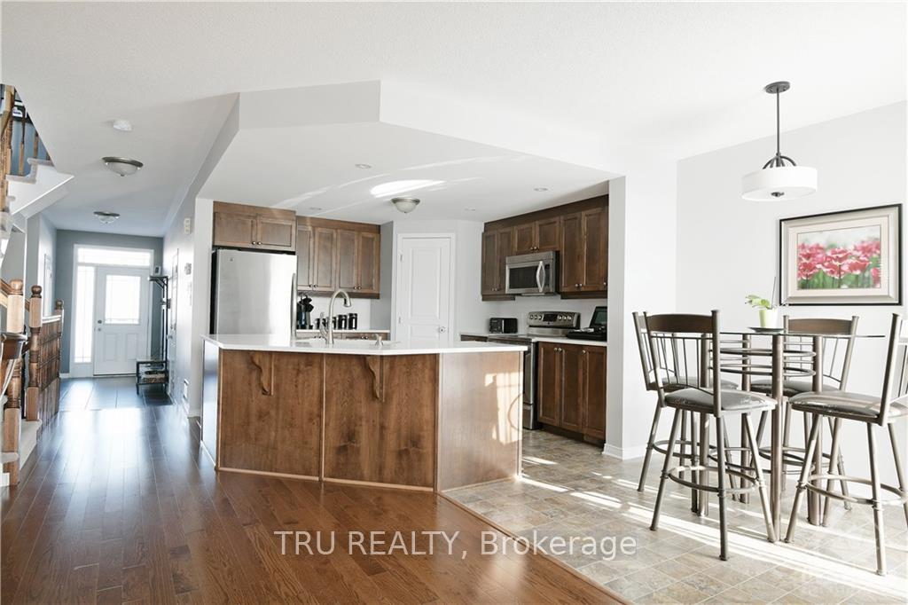 Photo 6 of 1450 Carronbridge Circle, Ottawa, Kanata - Emerald Meadows/Trailwest — HOMEH