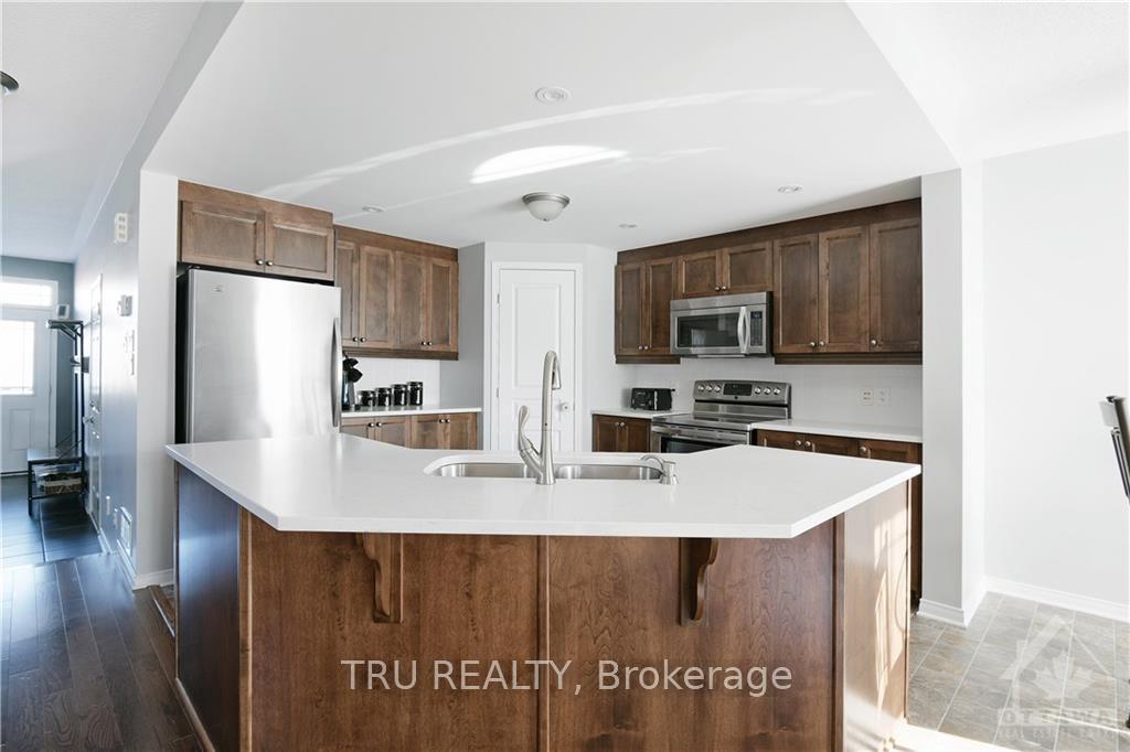 Photo 7 of 1450 Carronbridge Circle, Ottawa, Kanata - Emerald Meadows/Trailwest — HOMEH