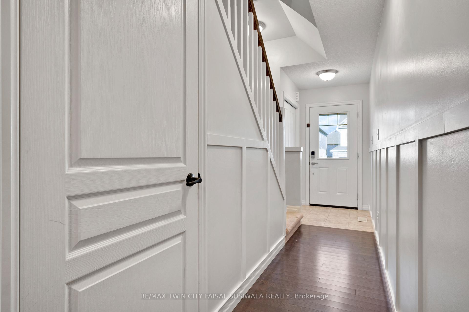 Photo 7 of 403 Moorlands Crescent, Kitchener — HOMEH