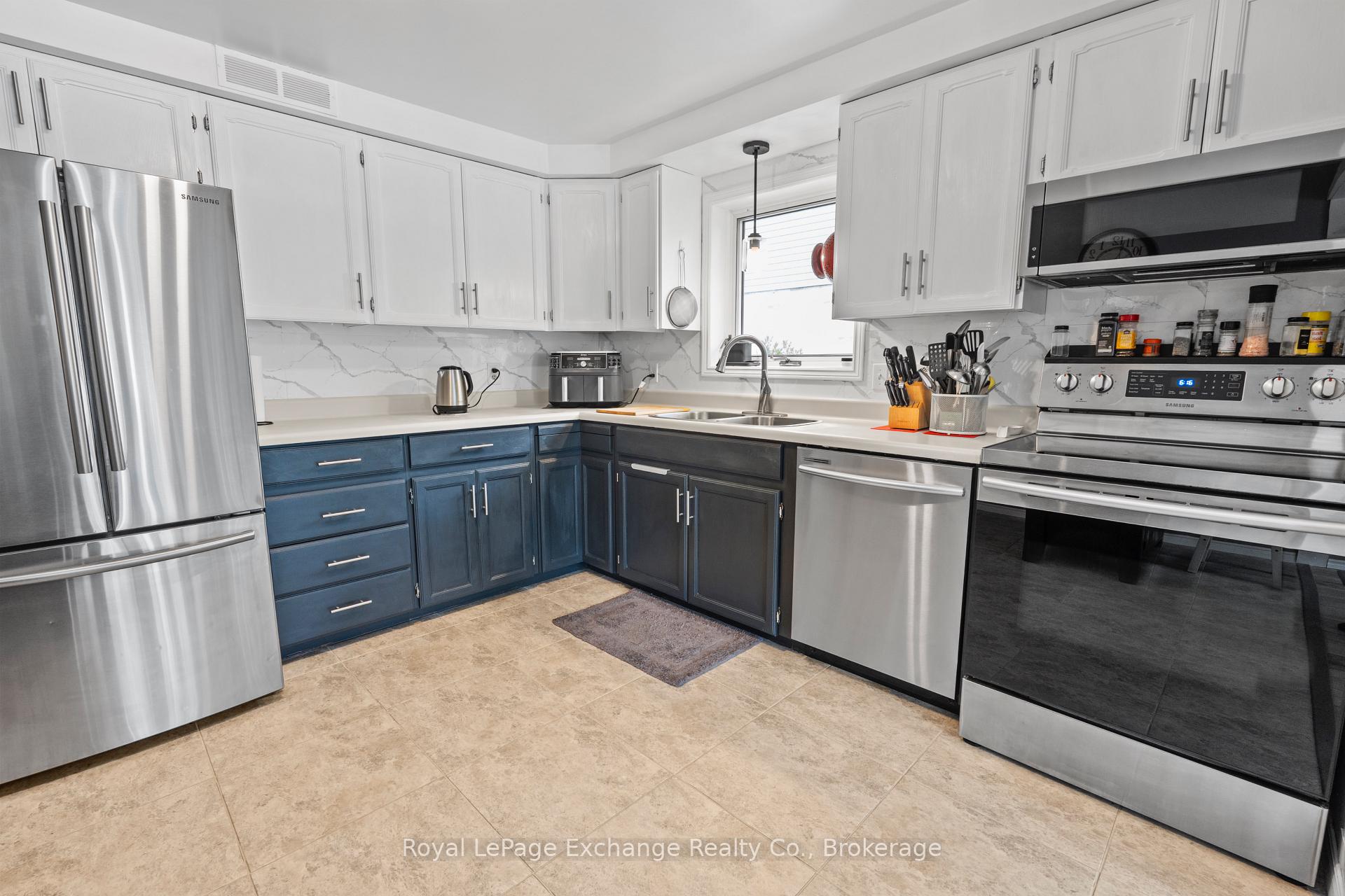 Photo 2 of 586 McGaw Drive, Kincardine — HOMEH
