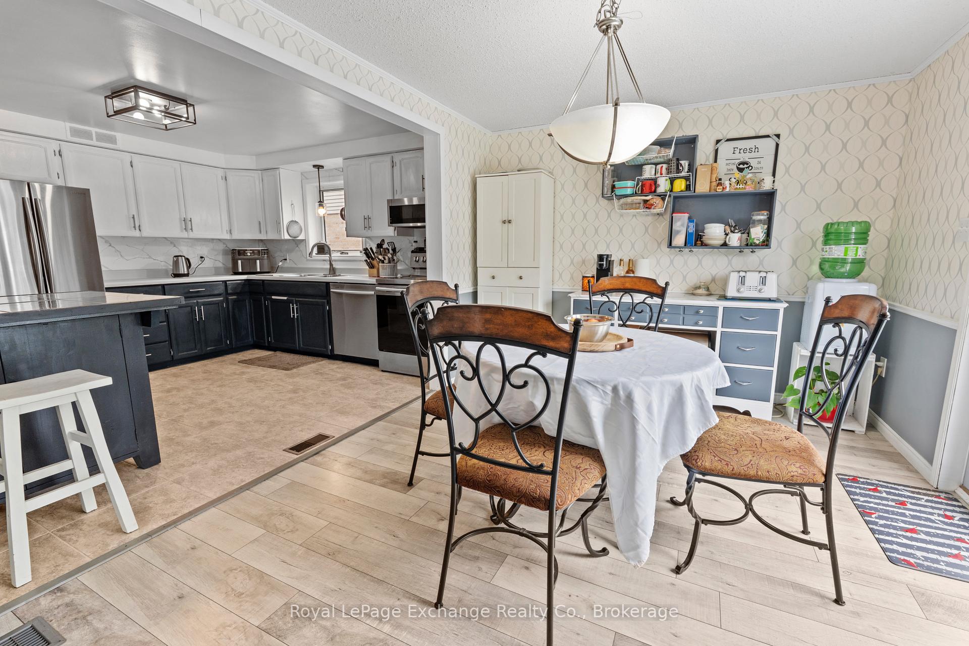 Photo 4 of 586 McGaw Drive, Kincardine — HOMEH