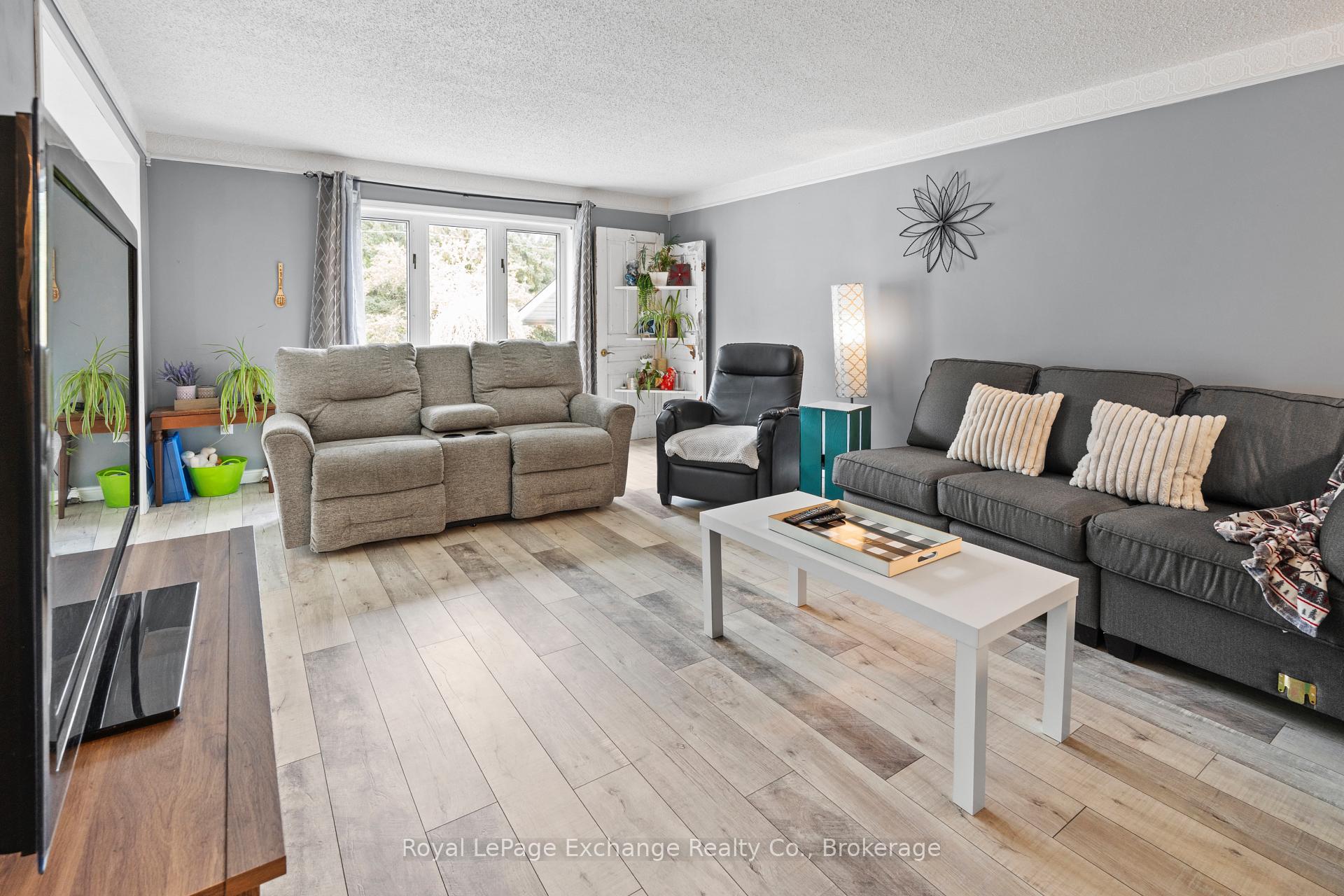 Photo 6 of 586 McGaw Drive, Kincardine — HOMEH