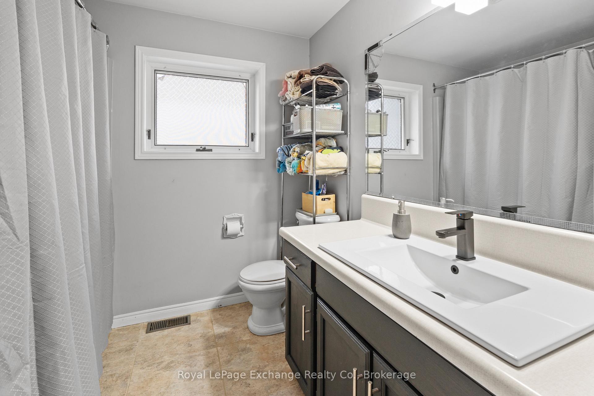 Photo 10 of 586 McGaw Drive, Kincardine — HOMEH