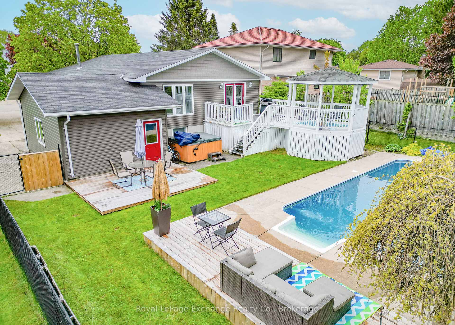 Photo 17 of 586 McGaw Drive, Kincardine — HOMEH