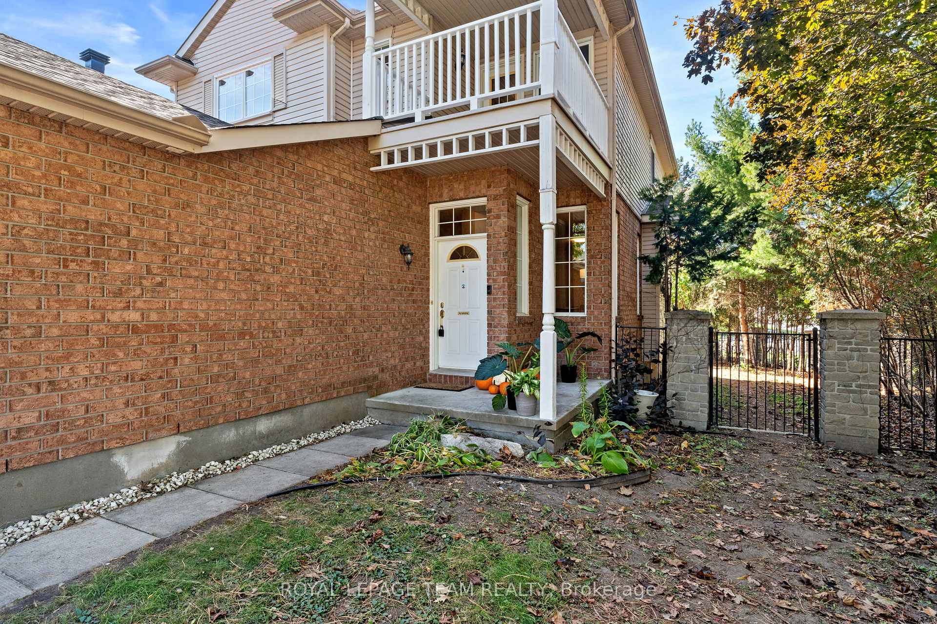 Photo 5 of 27 Evanshen Crescent, Ottawa, Kanata - Kanata Lakes/Heritage Hills — HOMEH