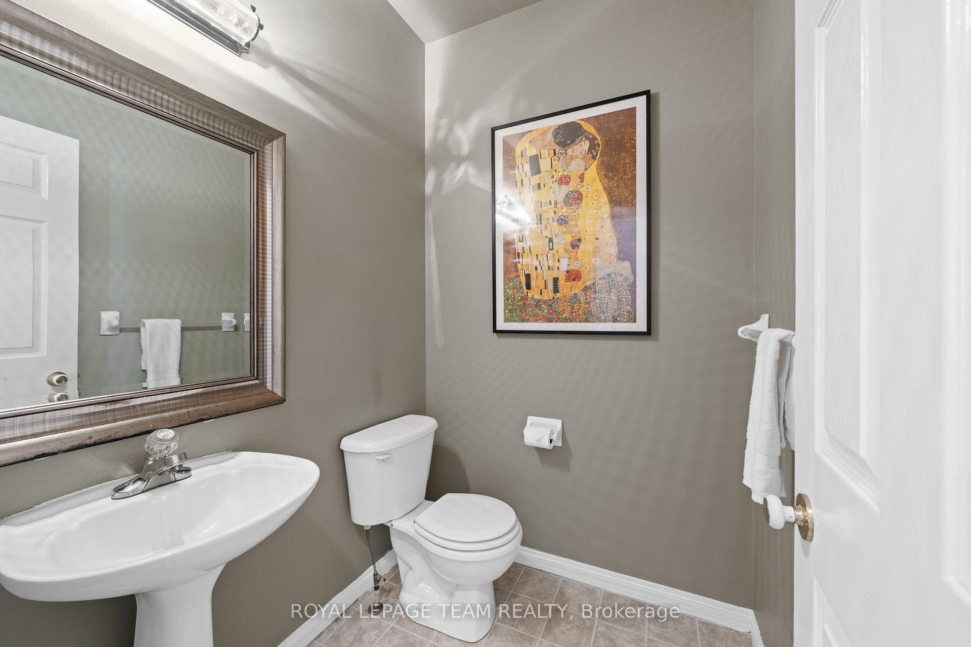 Photo 23 of 27 Evanshen Crescent, Ottawa, Kanata - Kanata Lakes/Heritage Hills — HOMEH