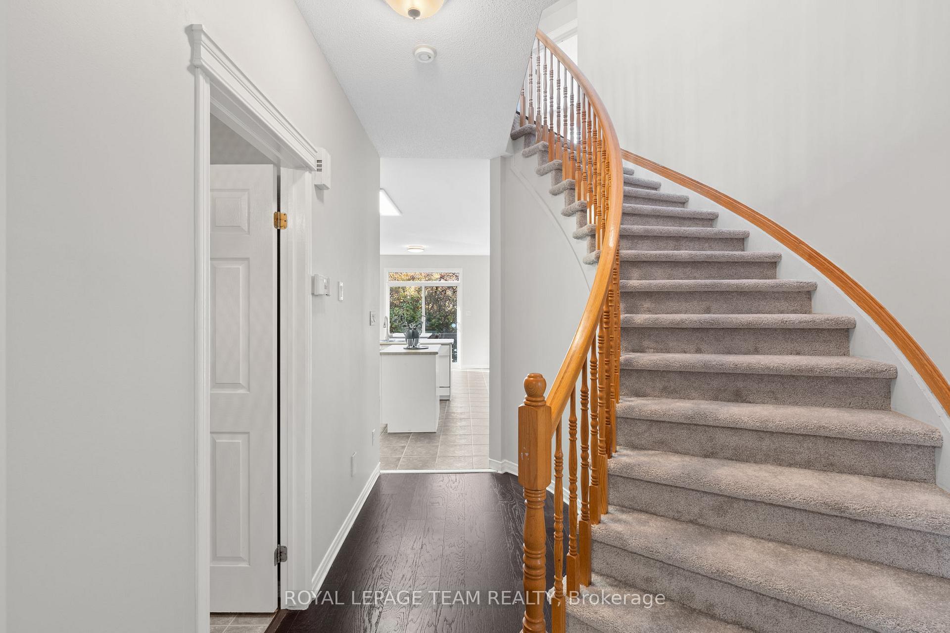 Photo 25 of 27 Evanshen Crescent, Ottawa, Kanata - Kanata Lakes/Heritage Hills — HOMEH