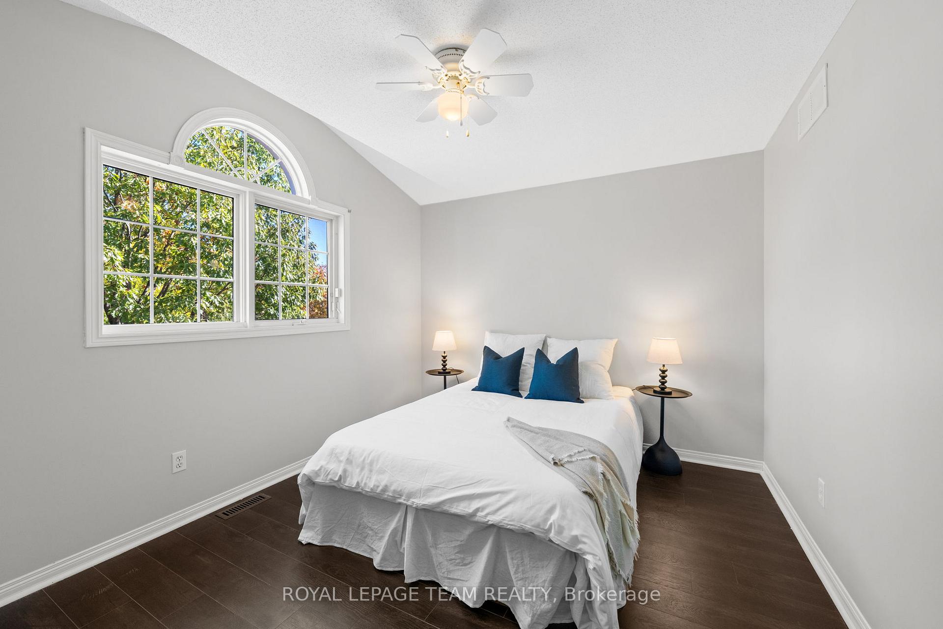 Photo 37 of 27 Evanshen Crescent, Ottawa, Kanata - Kanata Lakes/Heritage Hills — HOMEH