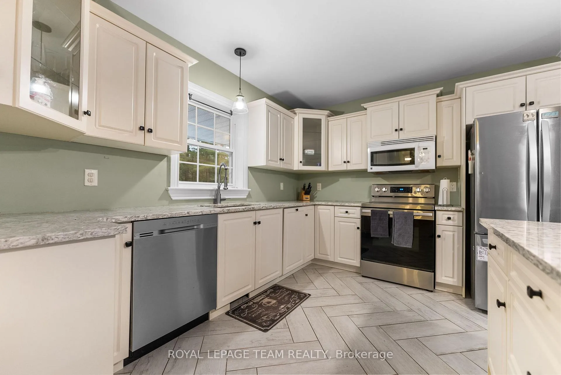 Photo 10 of 559 Mclachlan Road, McNab/Braeside, Mcnab/Braeside Twps — HOMEH