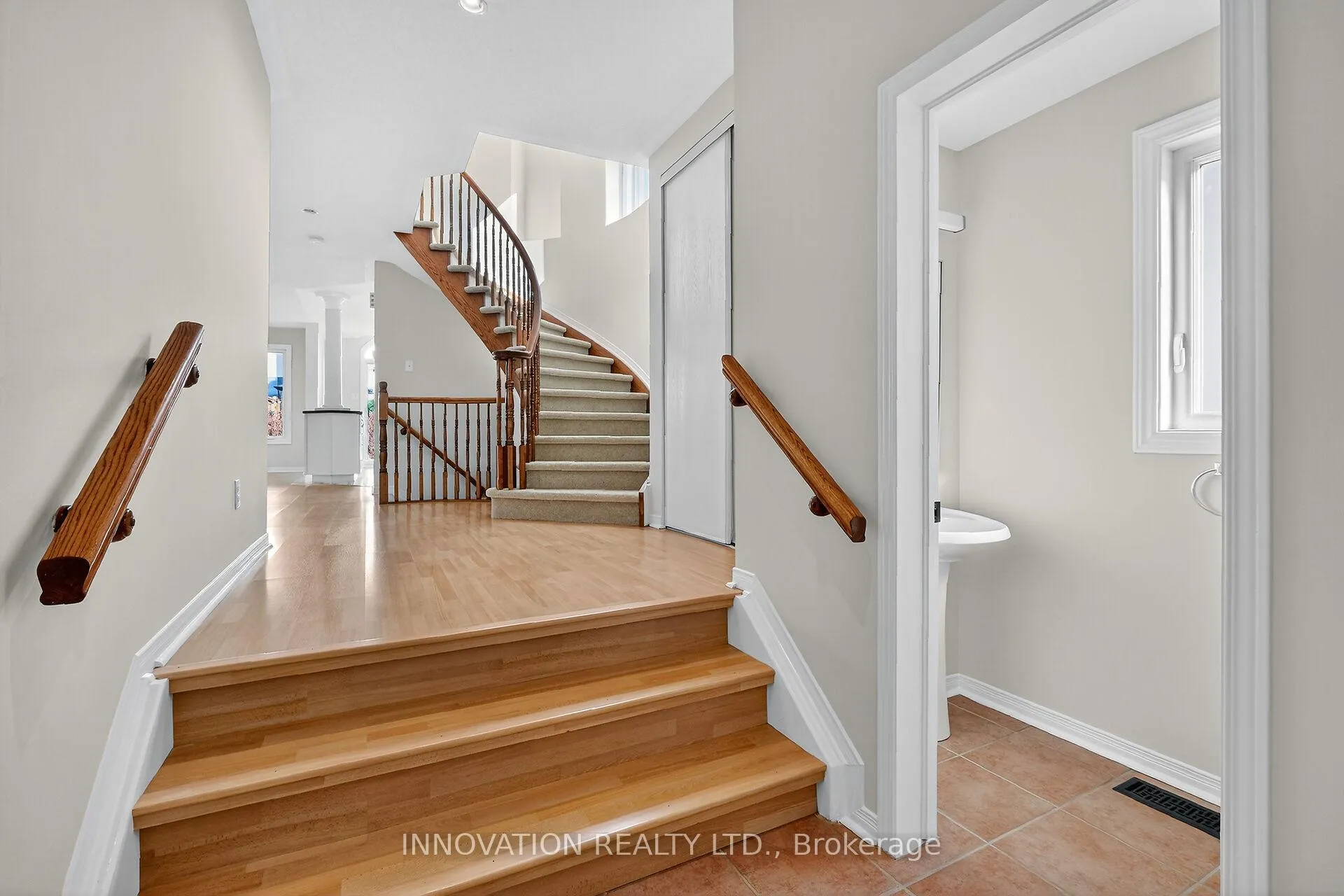 Photo 3 of 57 Flowertree Crescent, Ottawa, Kanata - Emerald Meadows/Trailwest — HOMEH