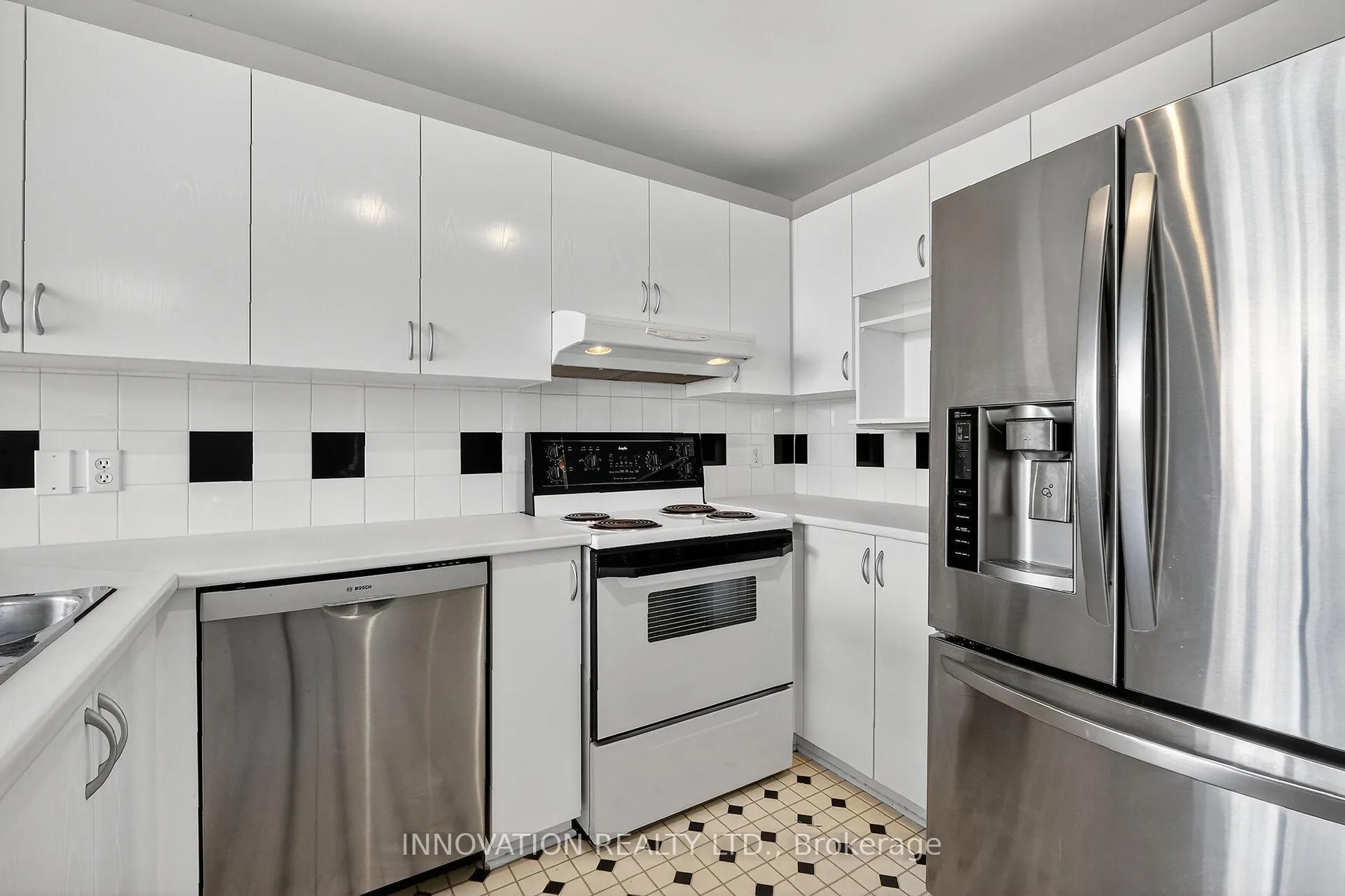 Photo 12 of 57 Flowertree Crescent, Ottawa, Kanata - Emerald Meadows/Trailwest — HOMEH