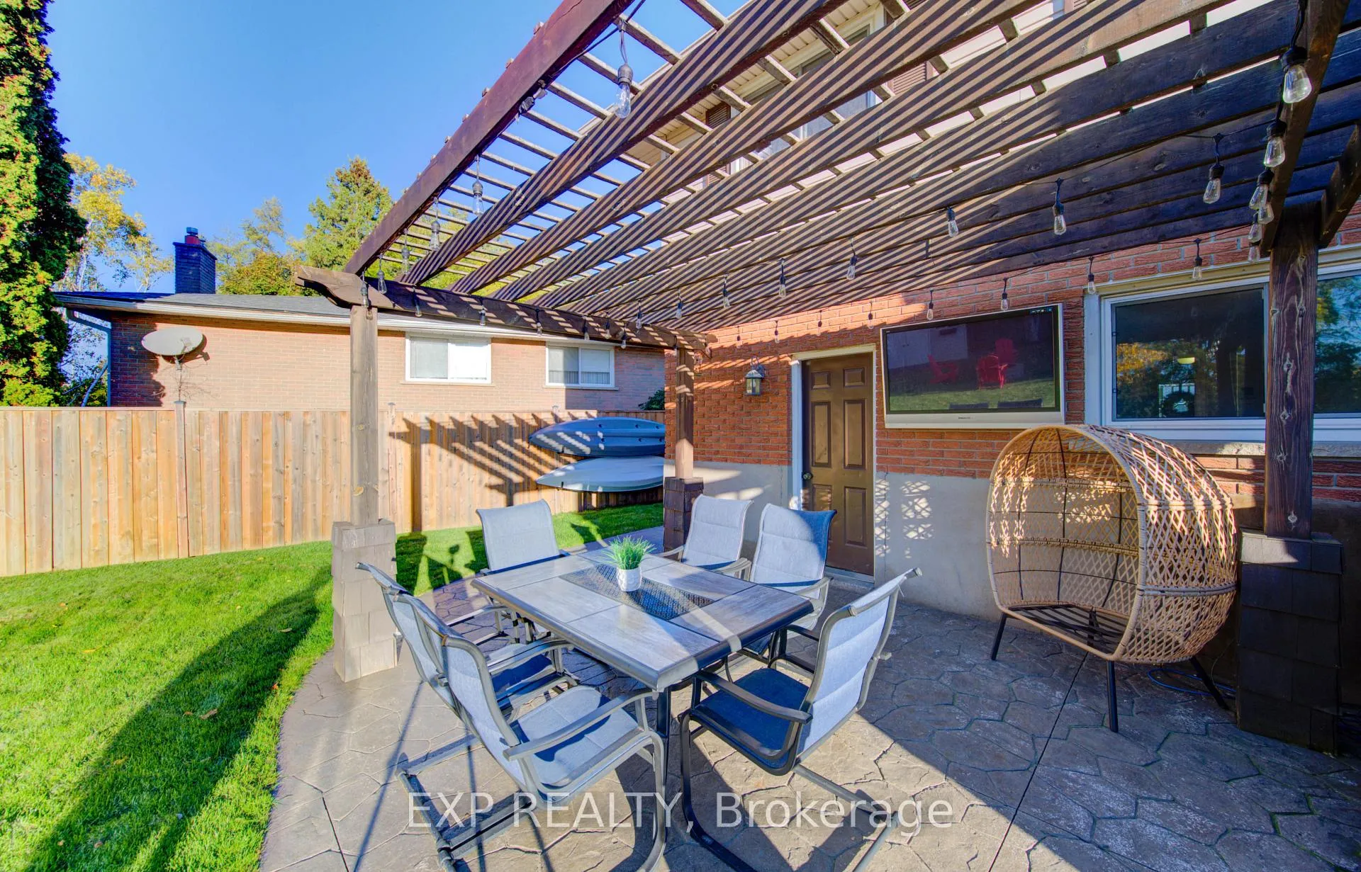 Photo 40 of 36 Blackfriars Place, Kitchener — HOMEH