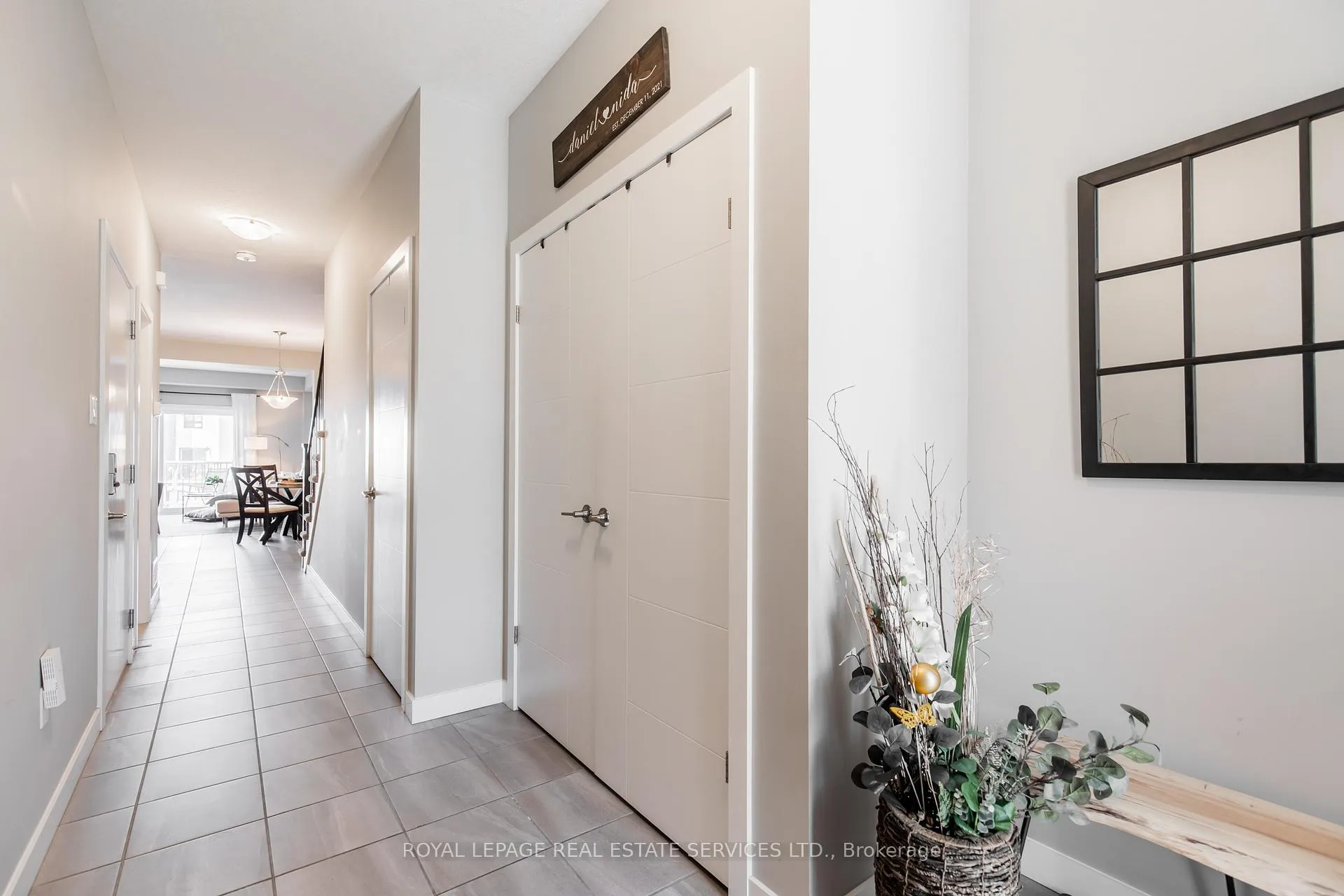 Photo 8 of 927 Robert Ferrie Drive, Kitchener — HOMEH
