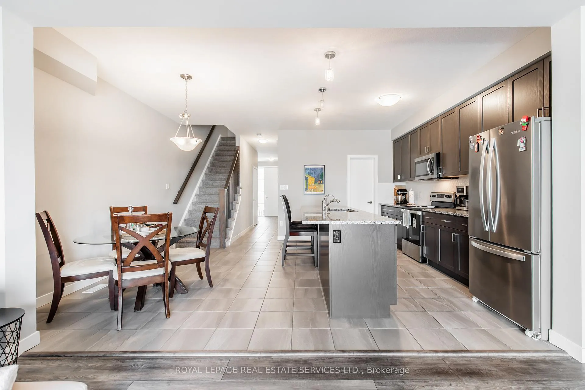 Photo 9 of 927 Robert Ferrie Drive, Kitchener — HOMEH