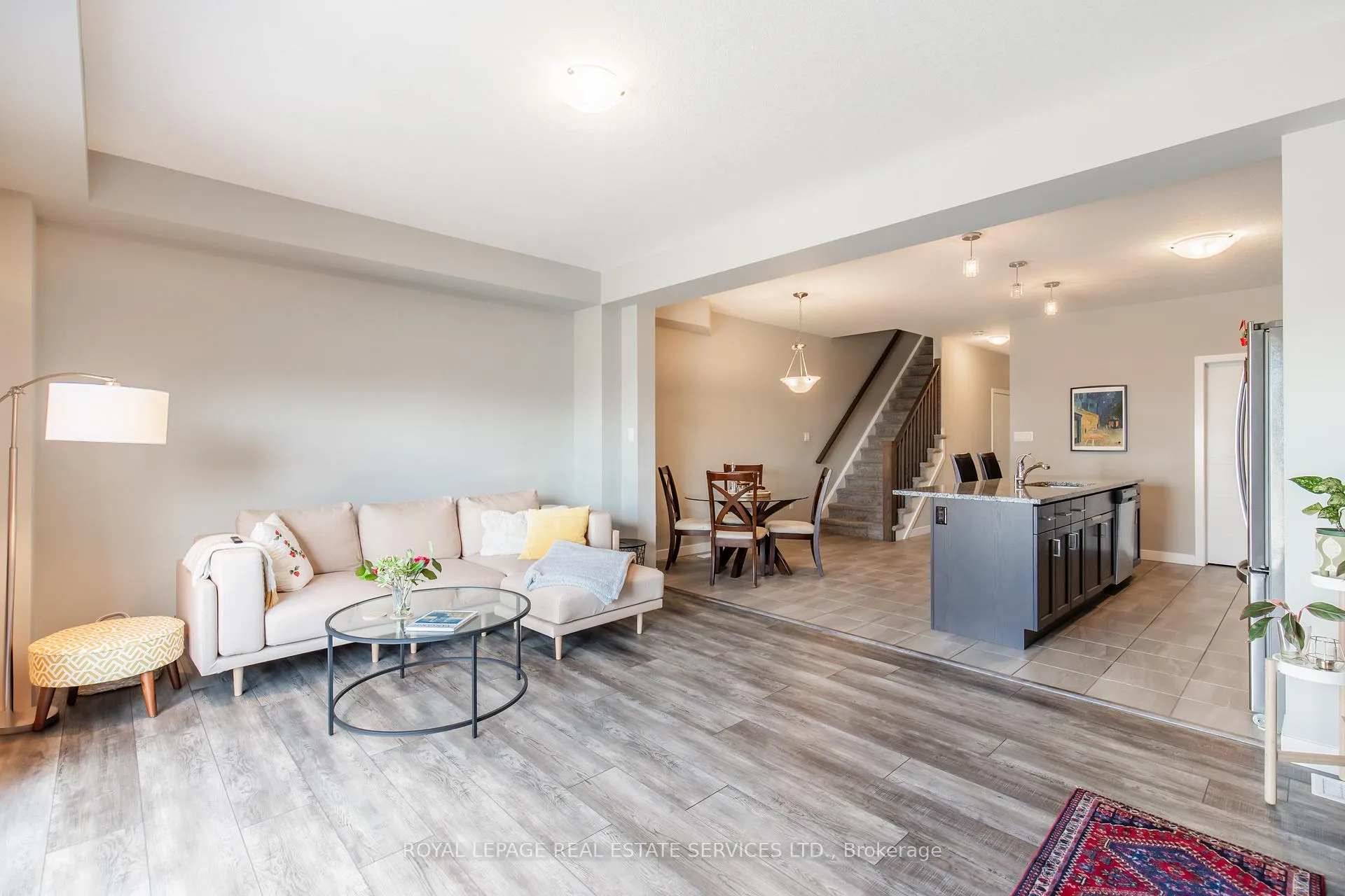 Photo 19 of 927 Robert Ferrie Drive, Kitchener — HOMEH