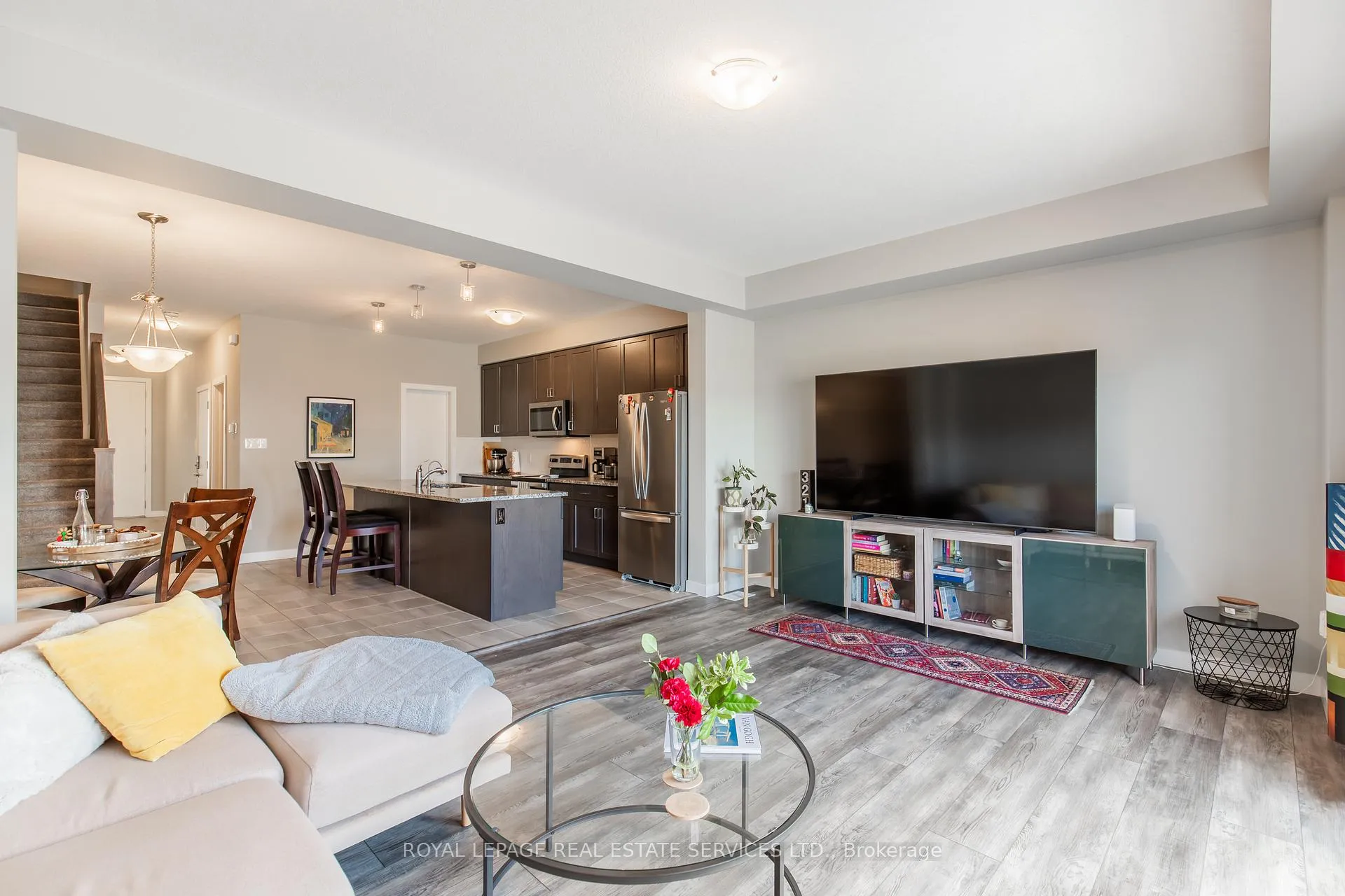 Photo 20 of 927 Robert Ferrie Drive, Kitchener — HOMEH
