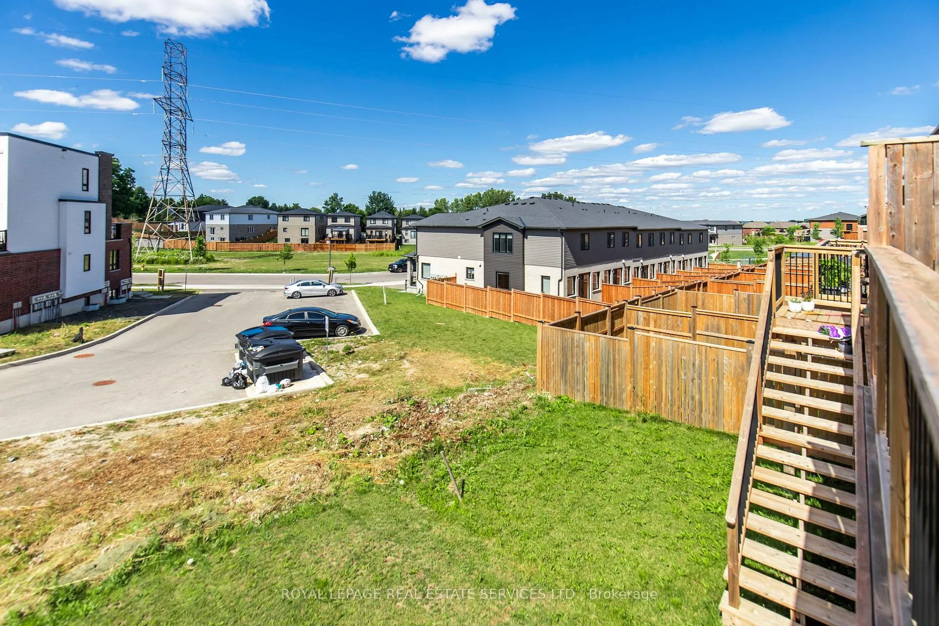 Photo 26 of 927 Robert Ferrie Drive, Kitchener — HOMEH