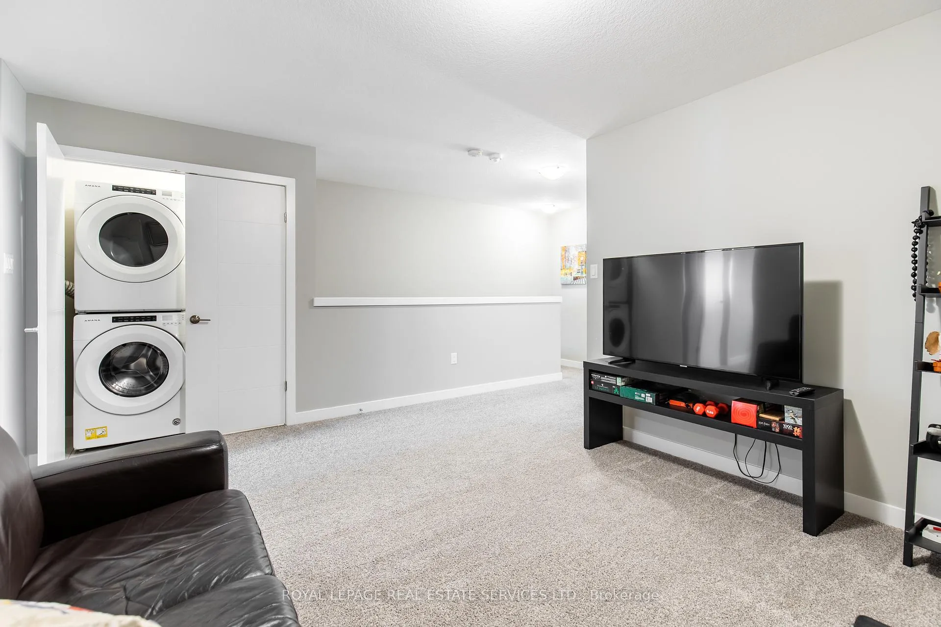 Photo 33 of 927 Robert Ferrie Drive, Kitchener — HOMEH