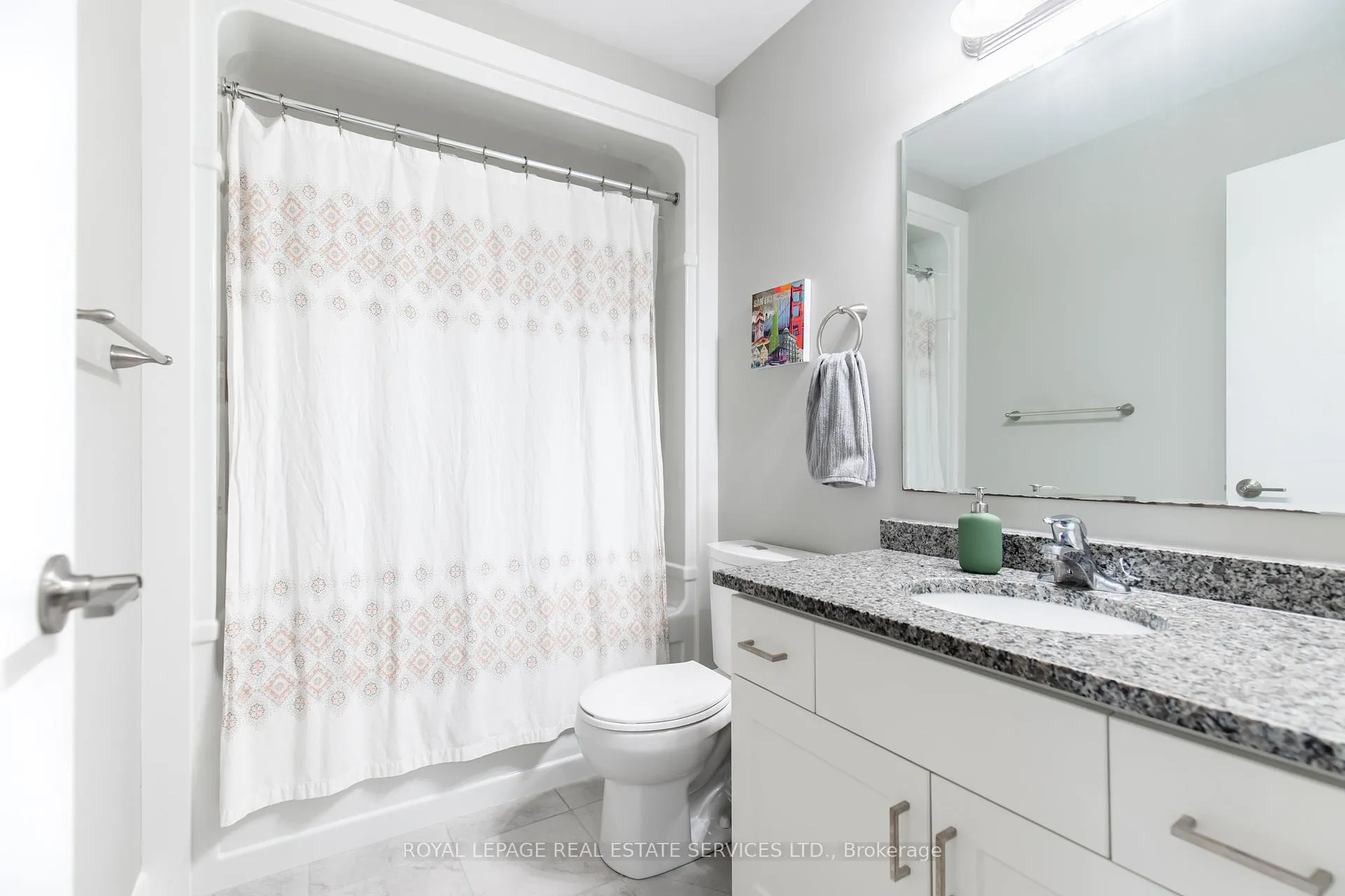 Photo 46 of 927 Robert Ferrie Drive, Kitchener — HOMEH