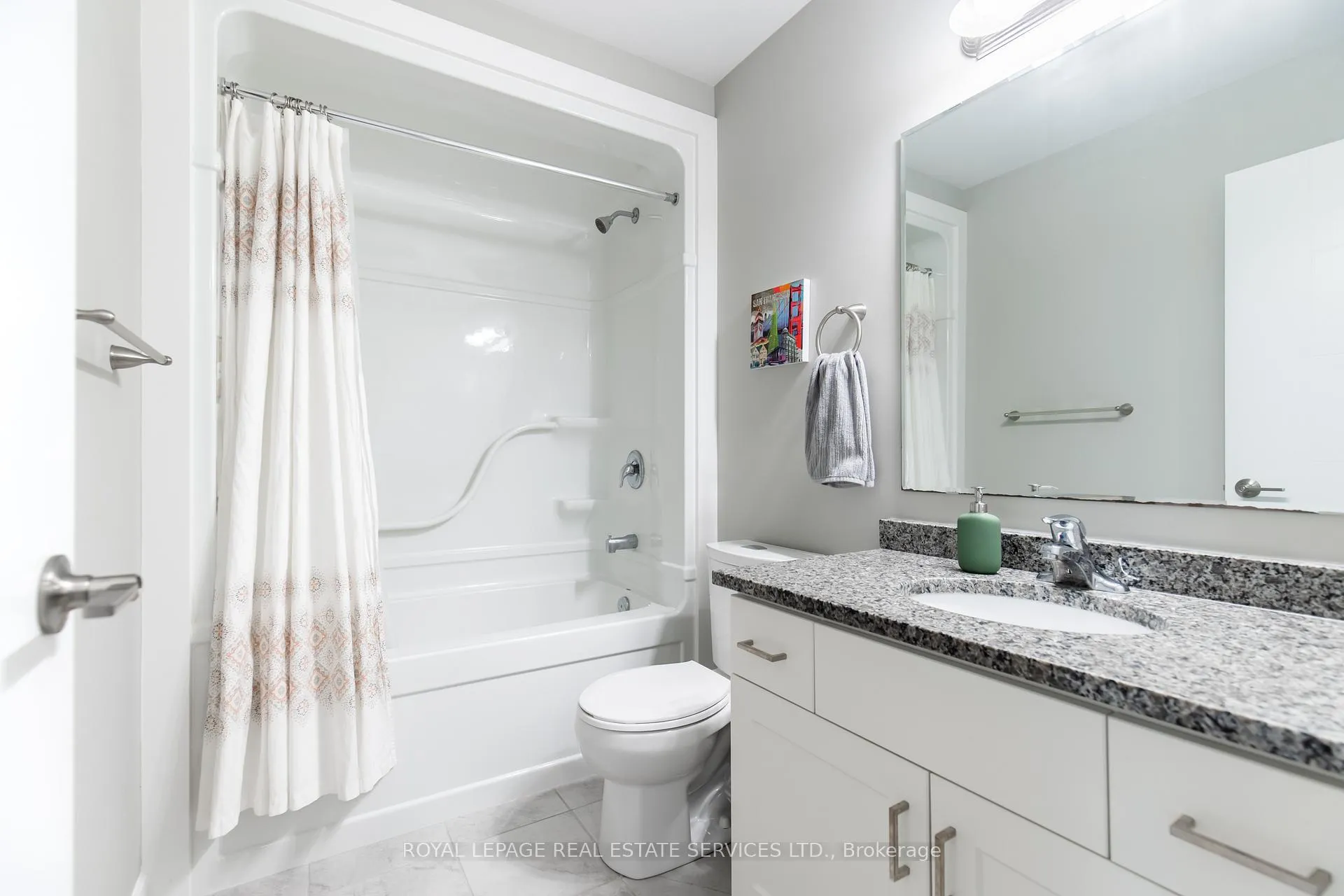 Photo 47 of 927 Robert Ferrie Drive, Kitchener — HOMEH